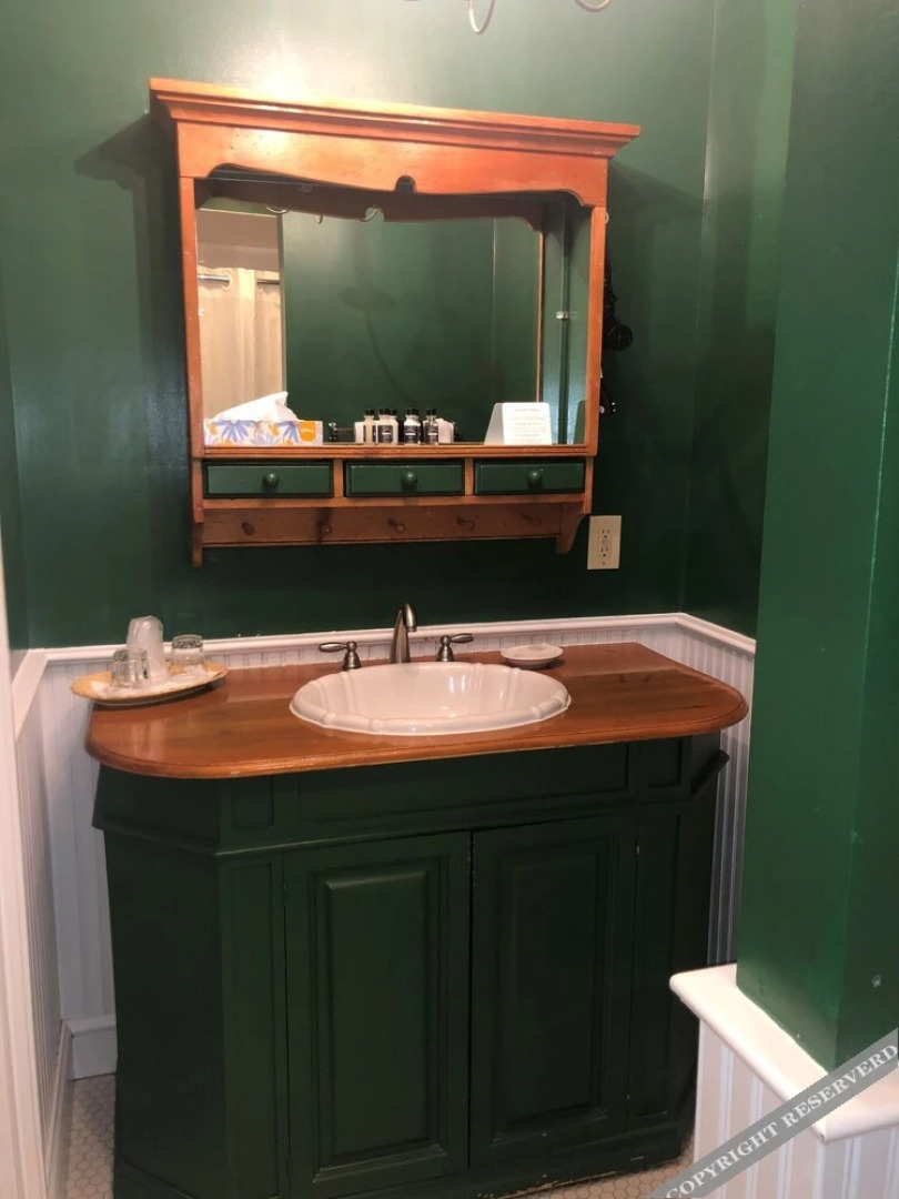 Beekman Arms and Delamater Inn