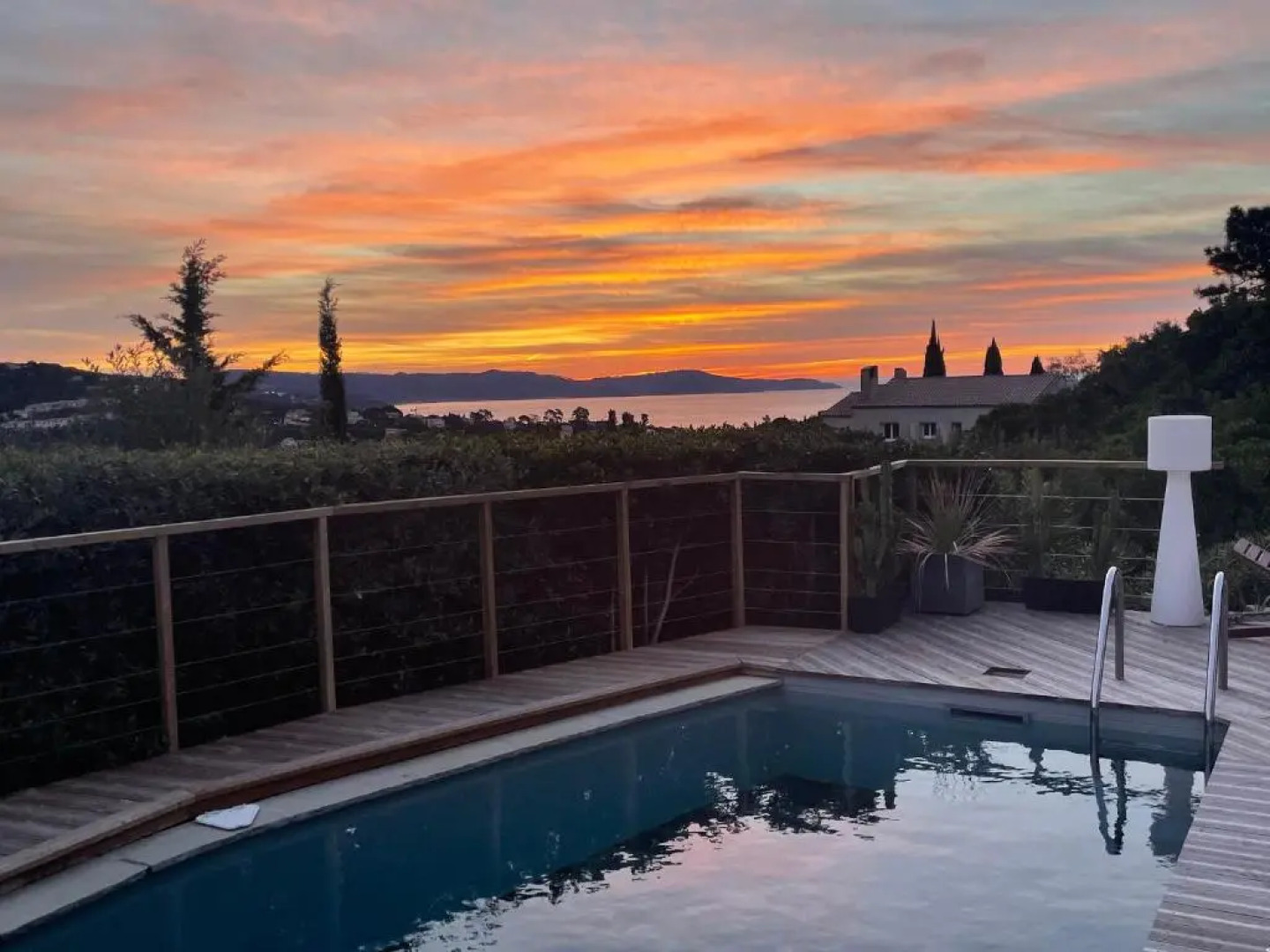 VILLA PERLA SAINT-TROPEZ CAVALAIRE-SUR-MER, 3-5 chambres, vue mer, piscine chauffée