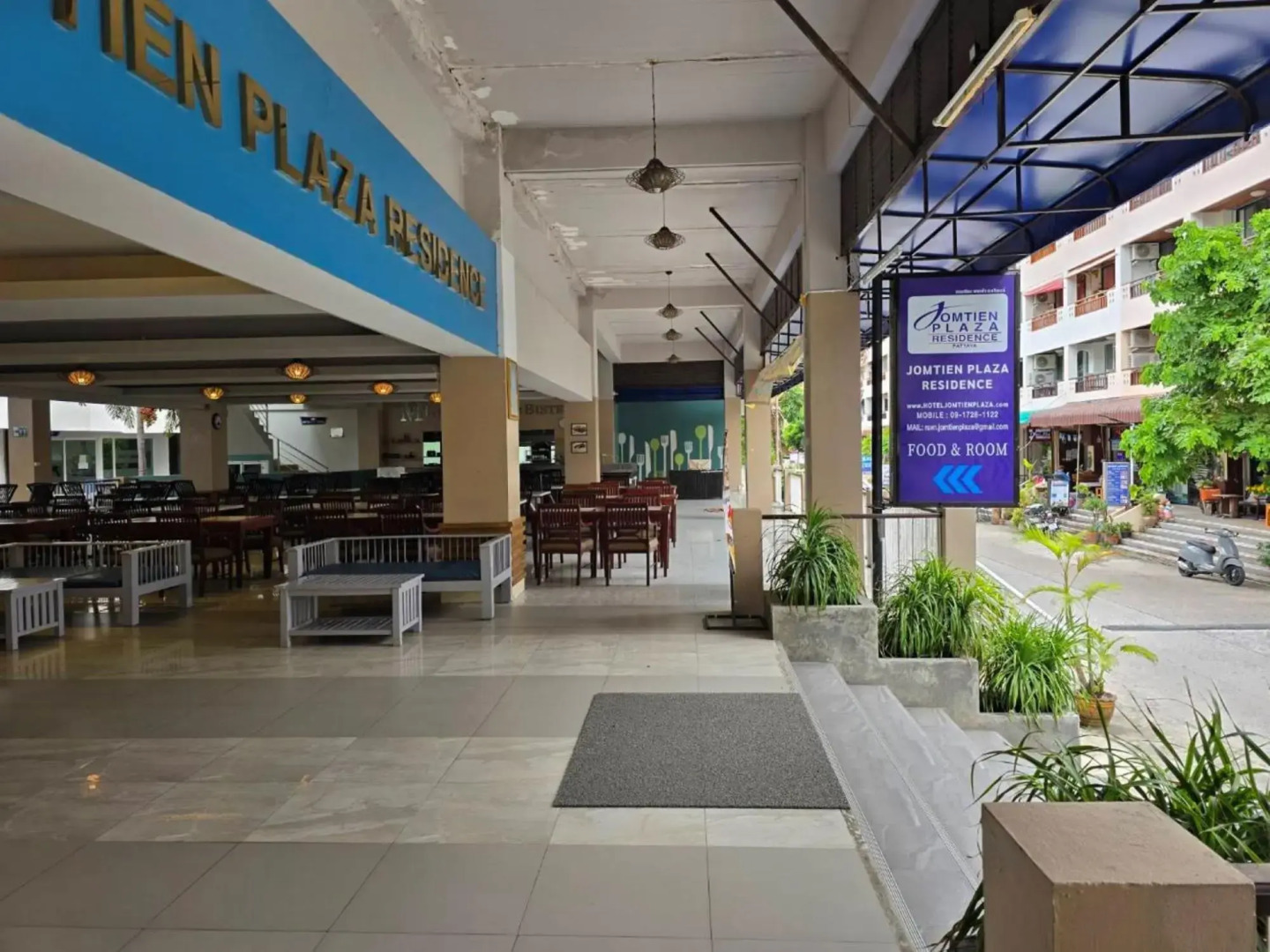 Отель Jomtien Plaza Residence