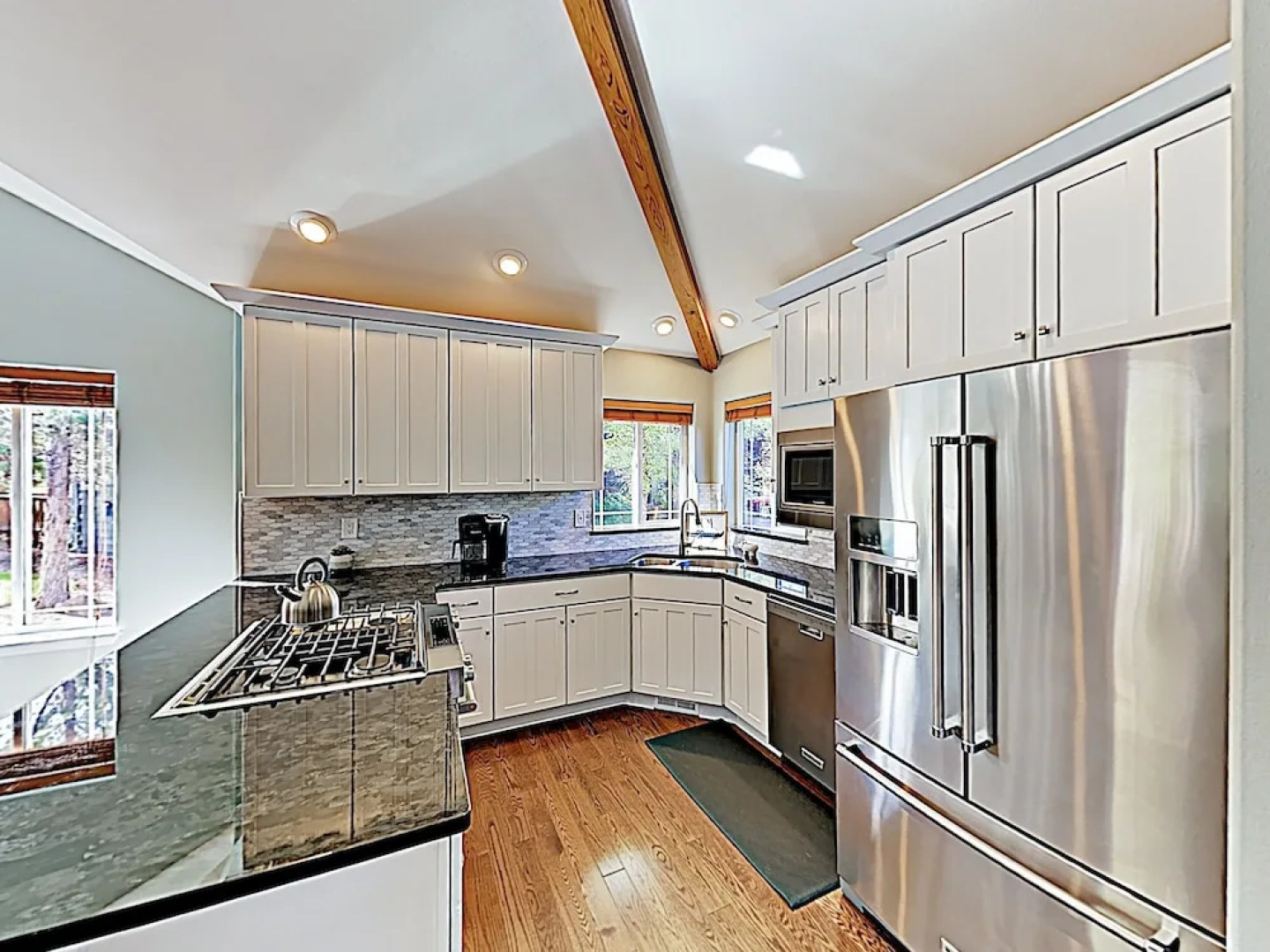 New Listing! Modern Townhome On Golf Course 3 Bedroom Townhouse