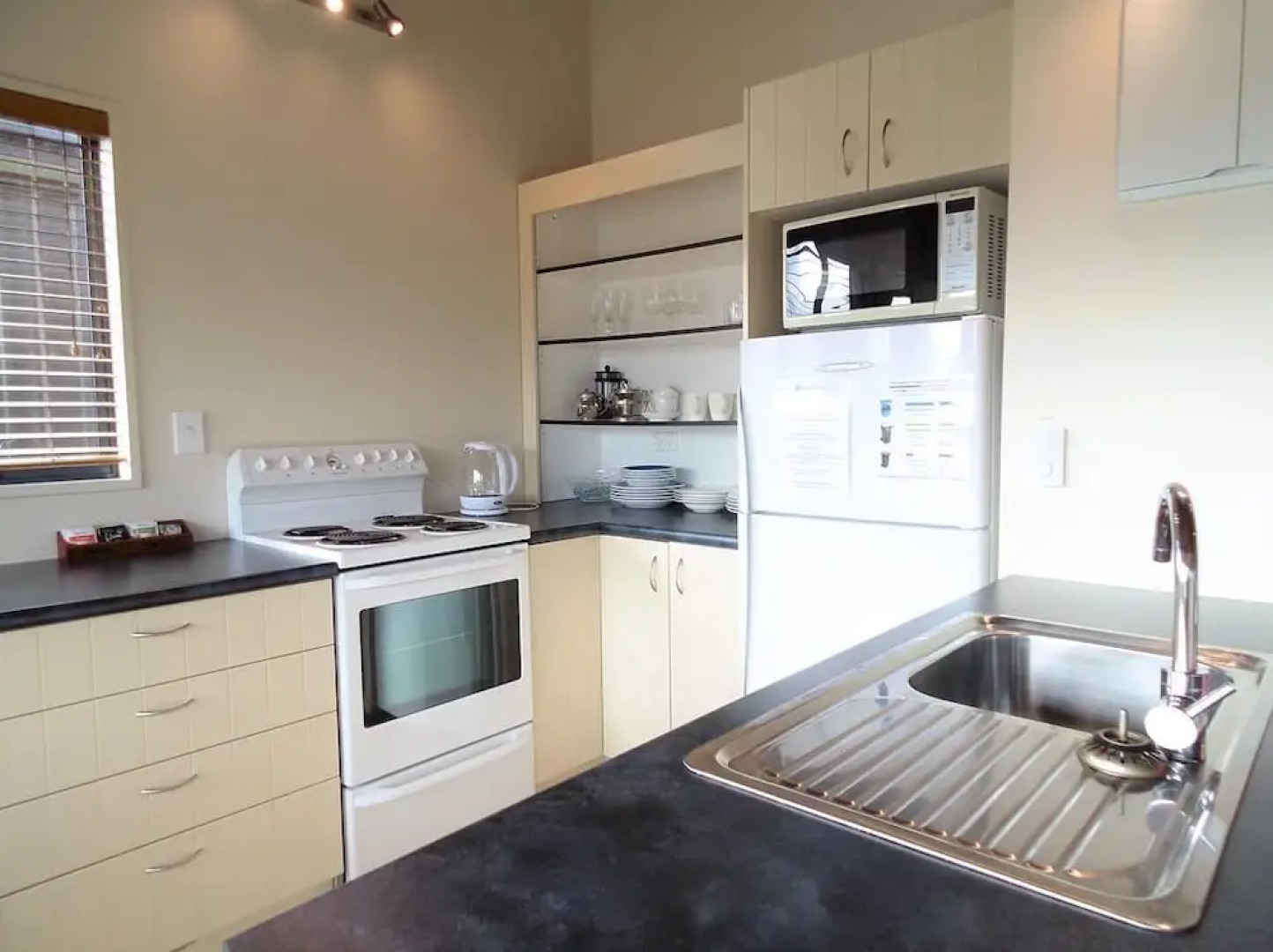 Nomads Rest Lake View Lodge