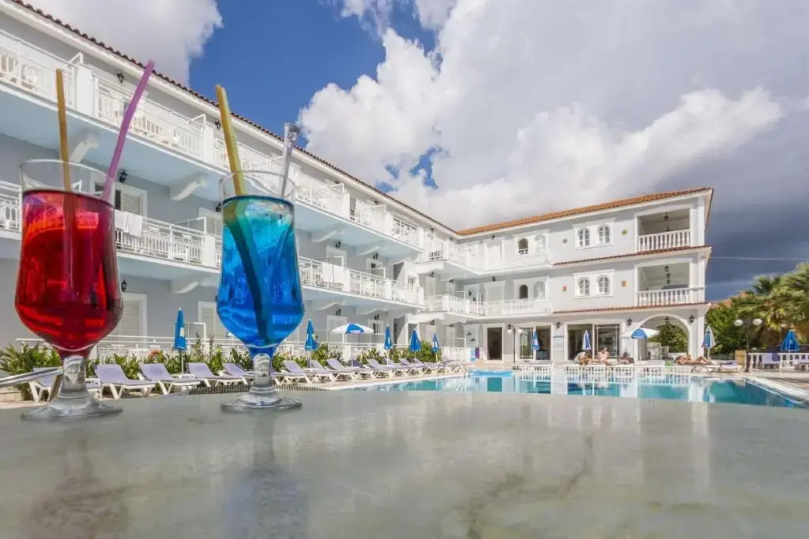 Anita And Nikos Studios Apartments