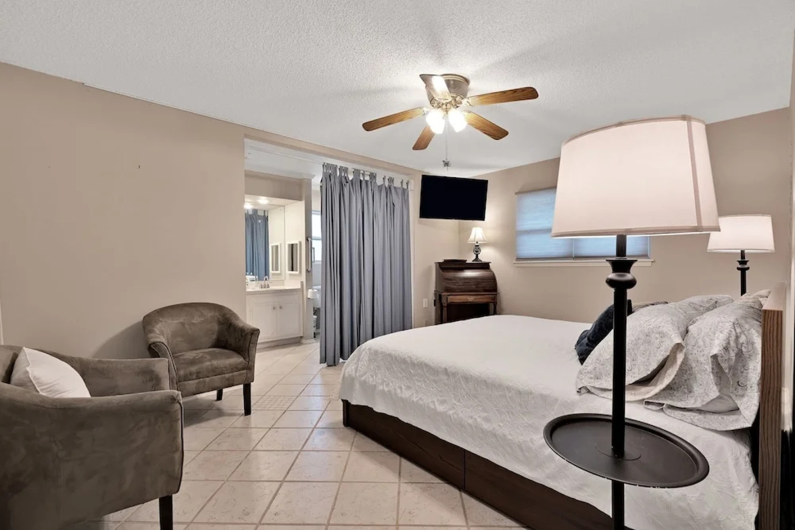 Comfy Home W/ Great Accessibility 3 Bedroom Home by RedAwning