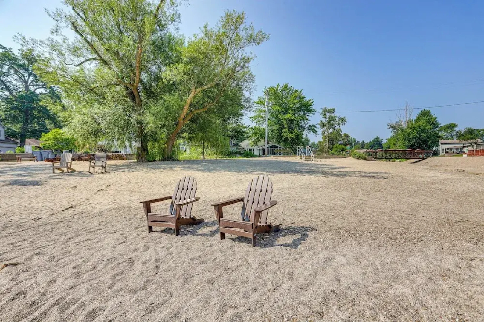 Walk to Private Beach: Lake Erie Retreat w/ Yard!