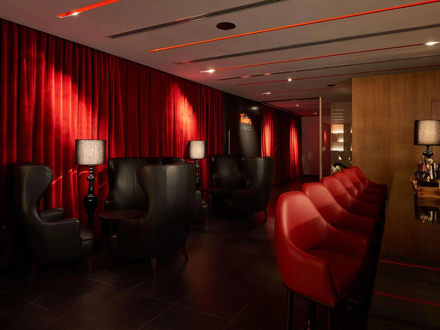 Отель Novotel Muscat Airport