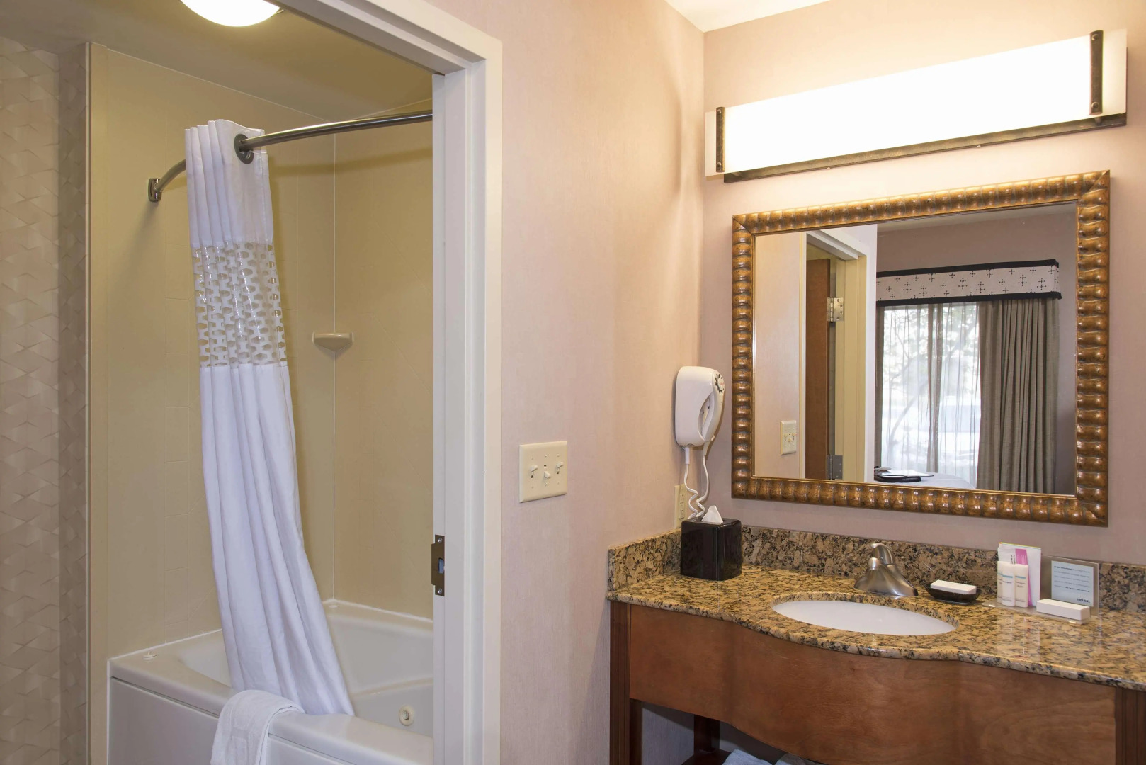 Hampton Inn and Suites Indianapolis - Fishers