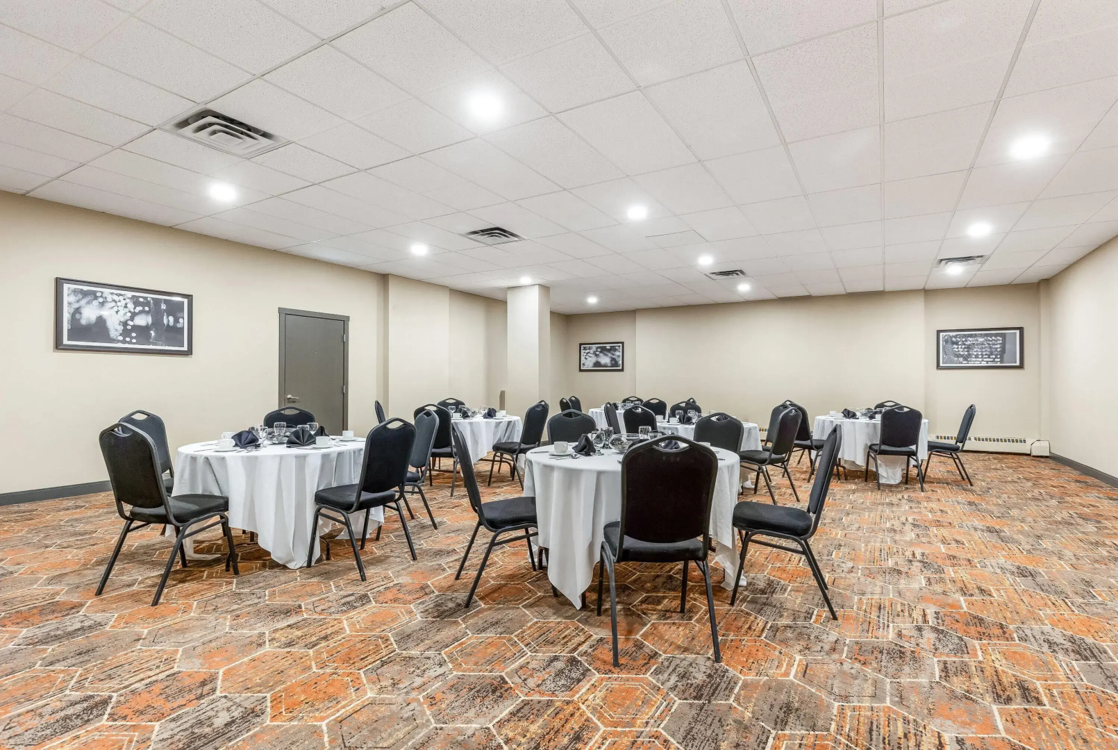 Days Inn by Wyndham Airdrie