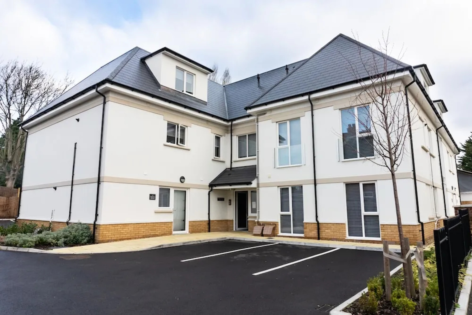 Magna House Apartments