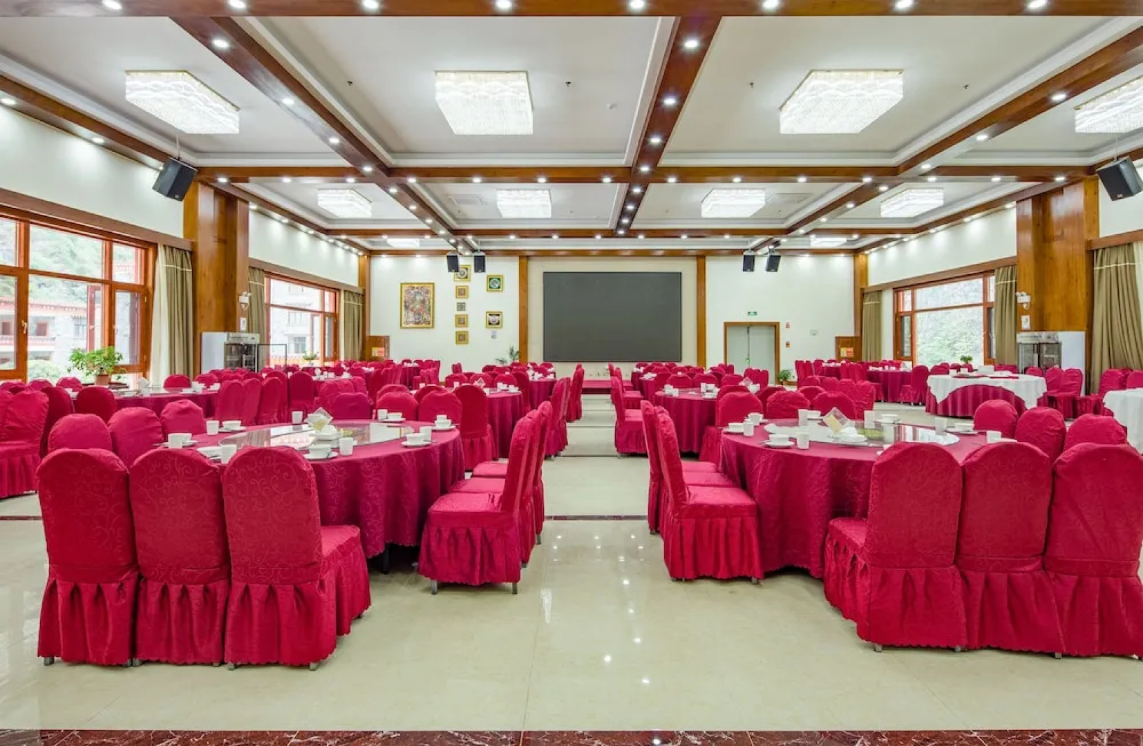 Shangri-La Balagezong Shuizhuang Hotel
