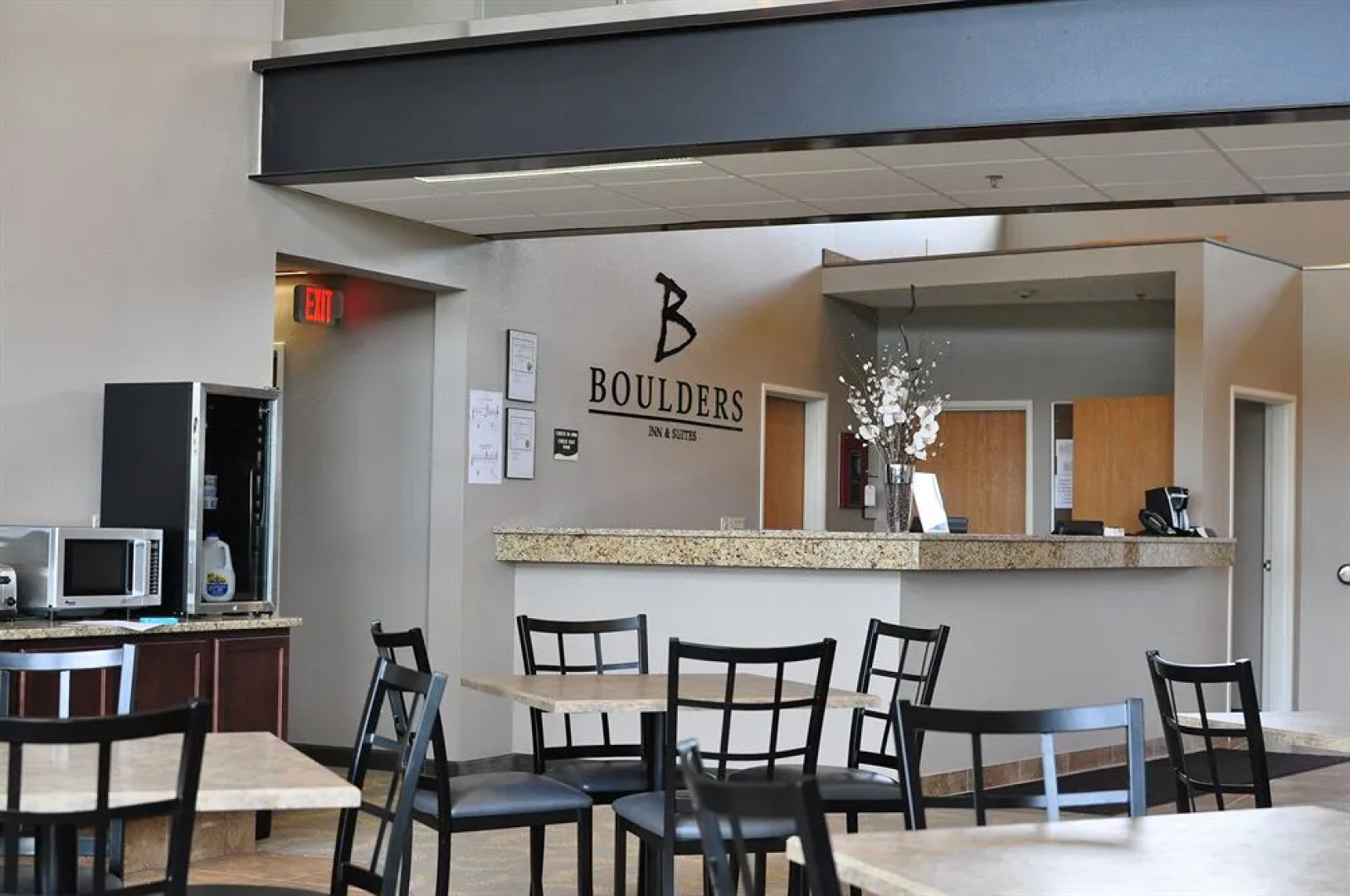 Boulders Inn & Suites Polk City