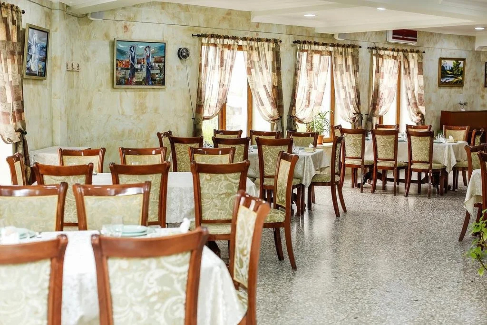 Амротс Отель