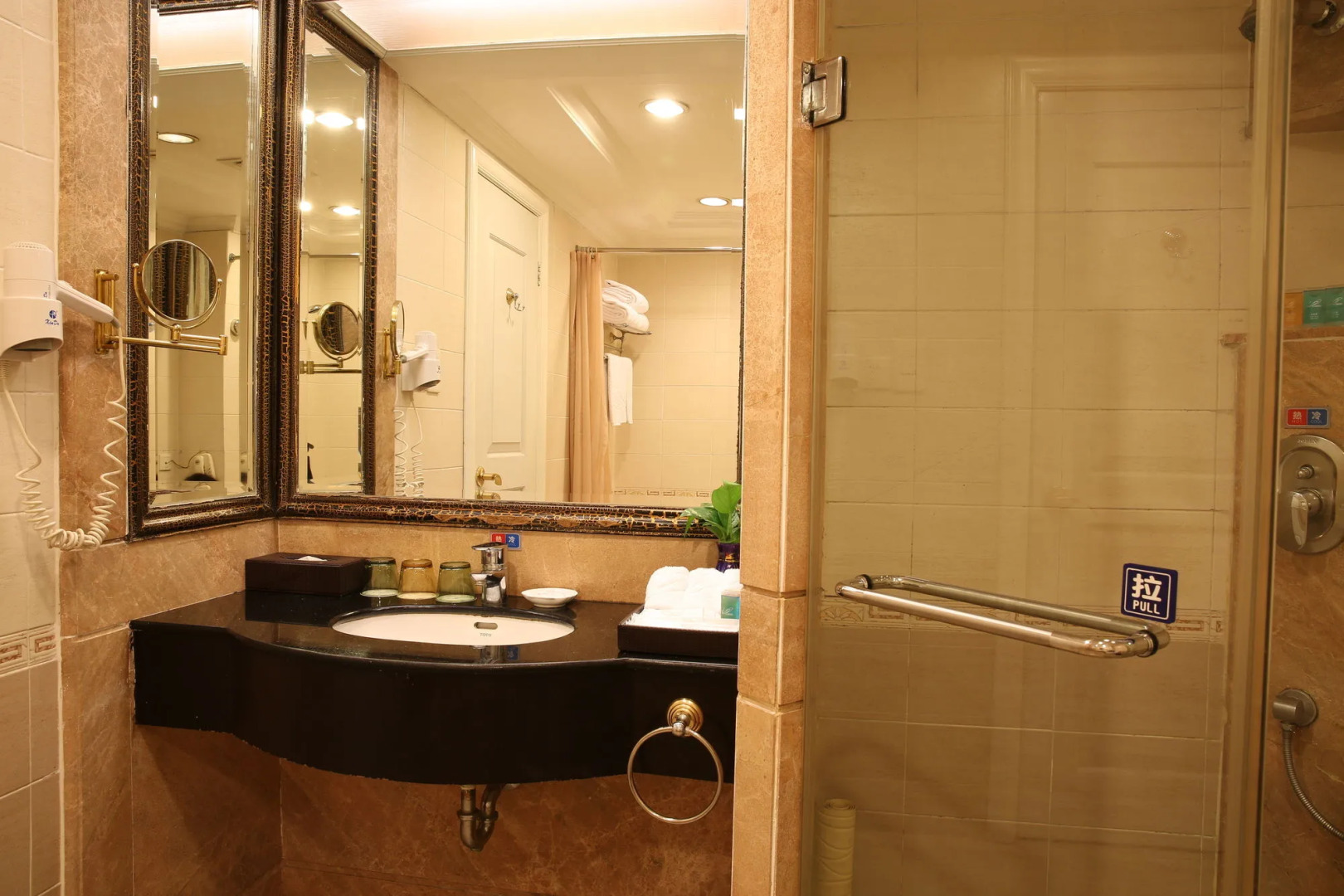 Country Garden Flower City Hotel