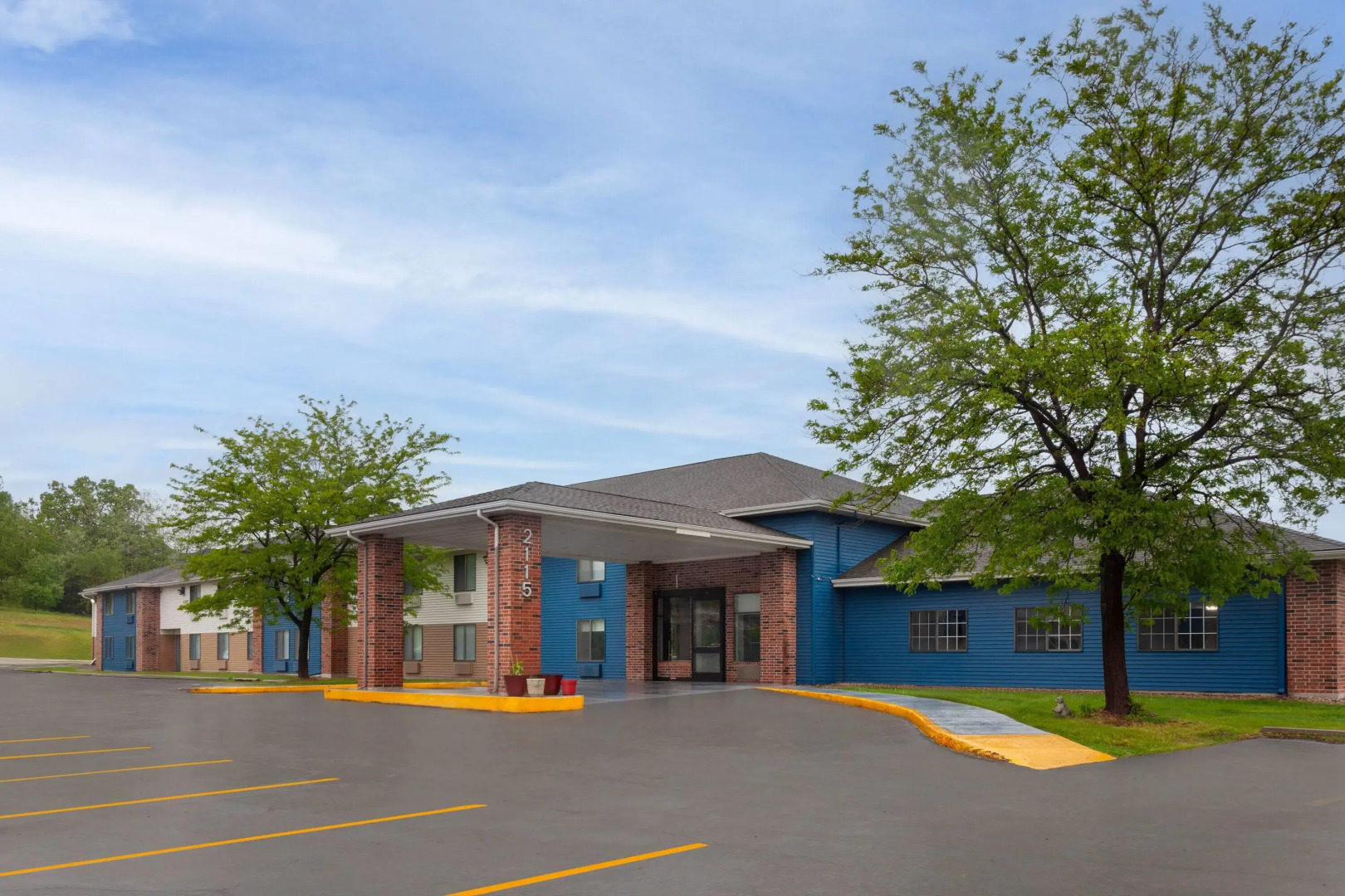 AmericInn by Wyndham Reedsburg