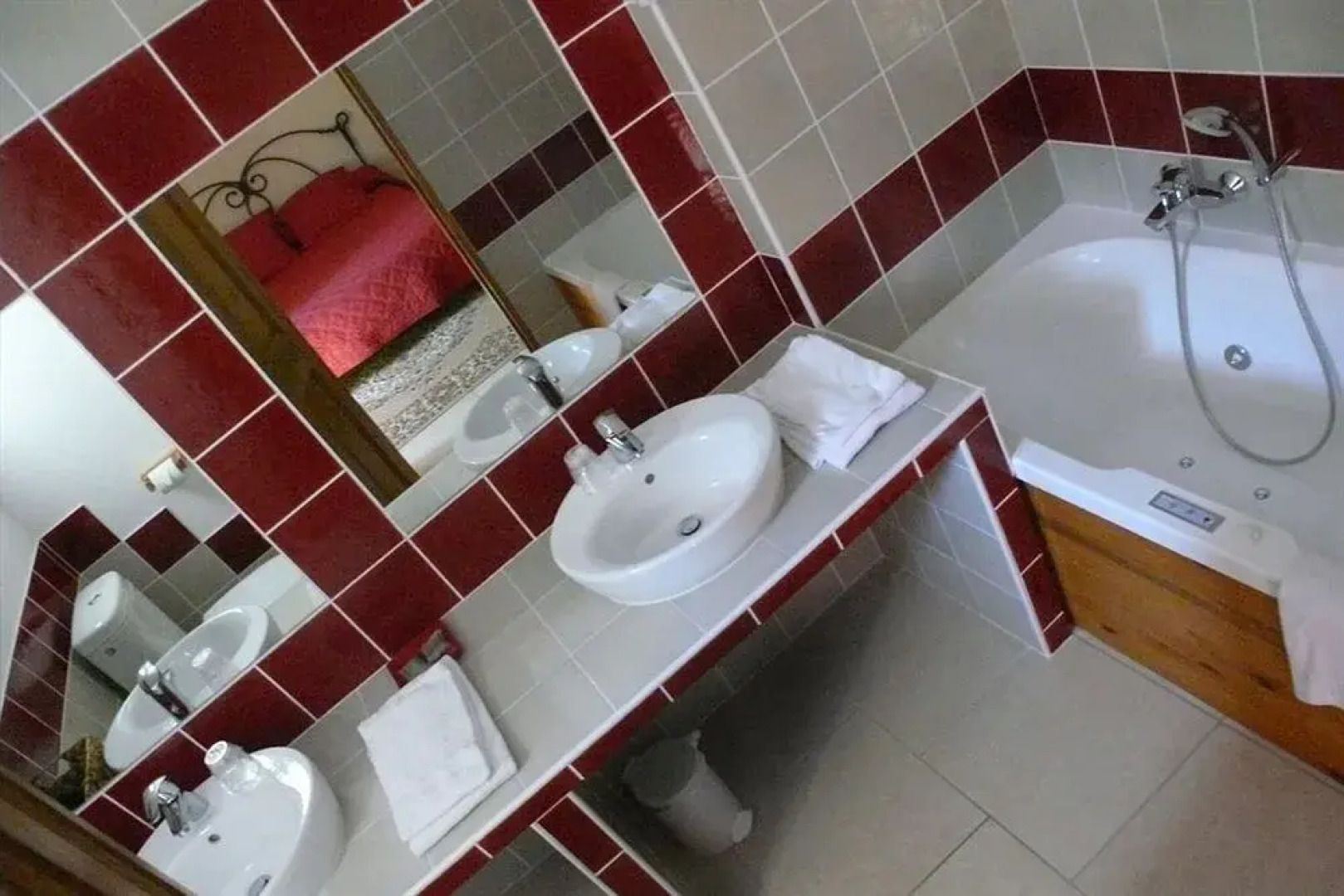 Entre Vigne et Garrigue