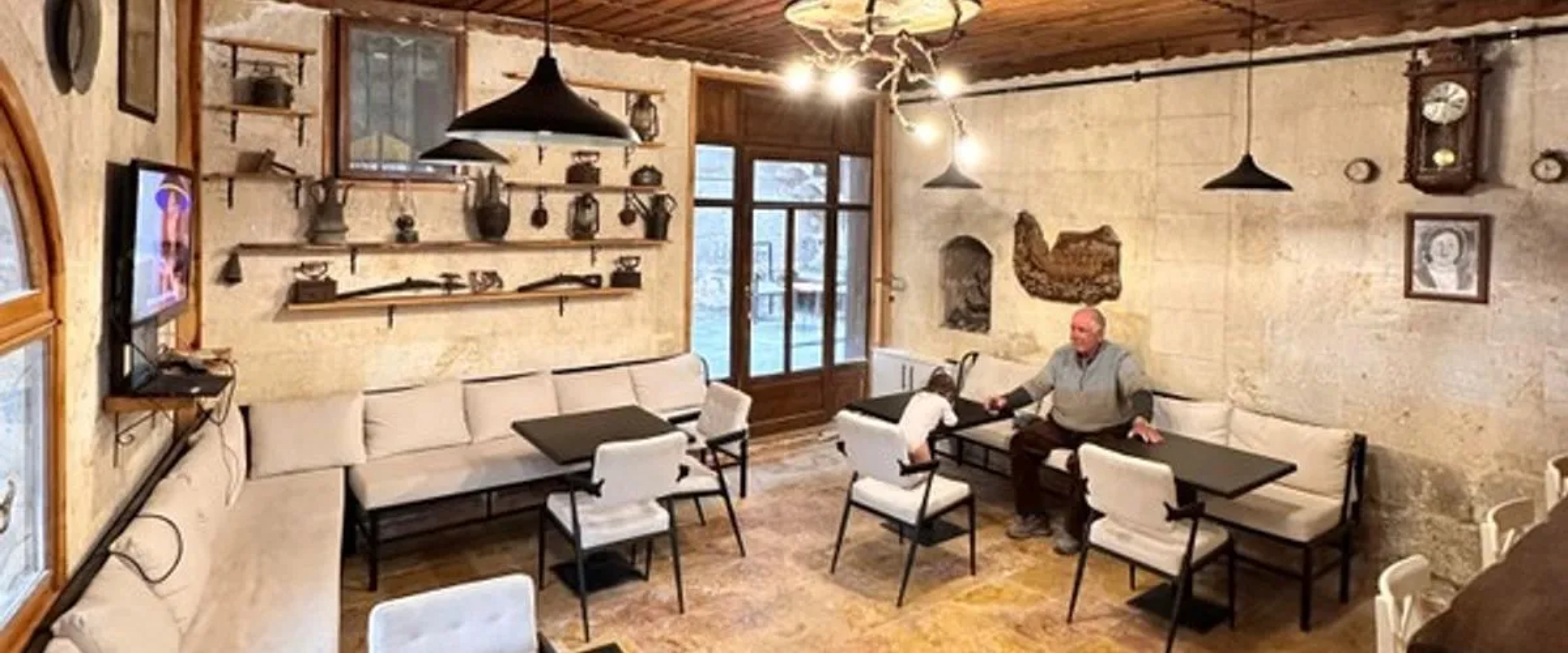 Tokmak Konuk Evi