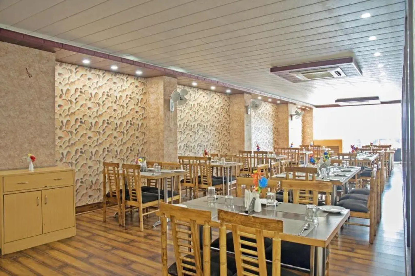Spring Sky Mughalsarai By ShriGo Hotels