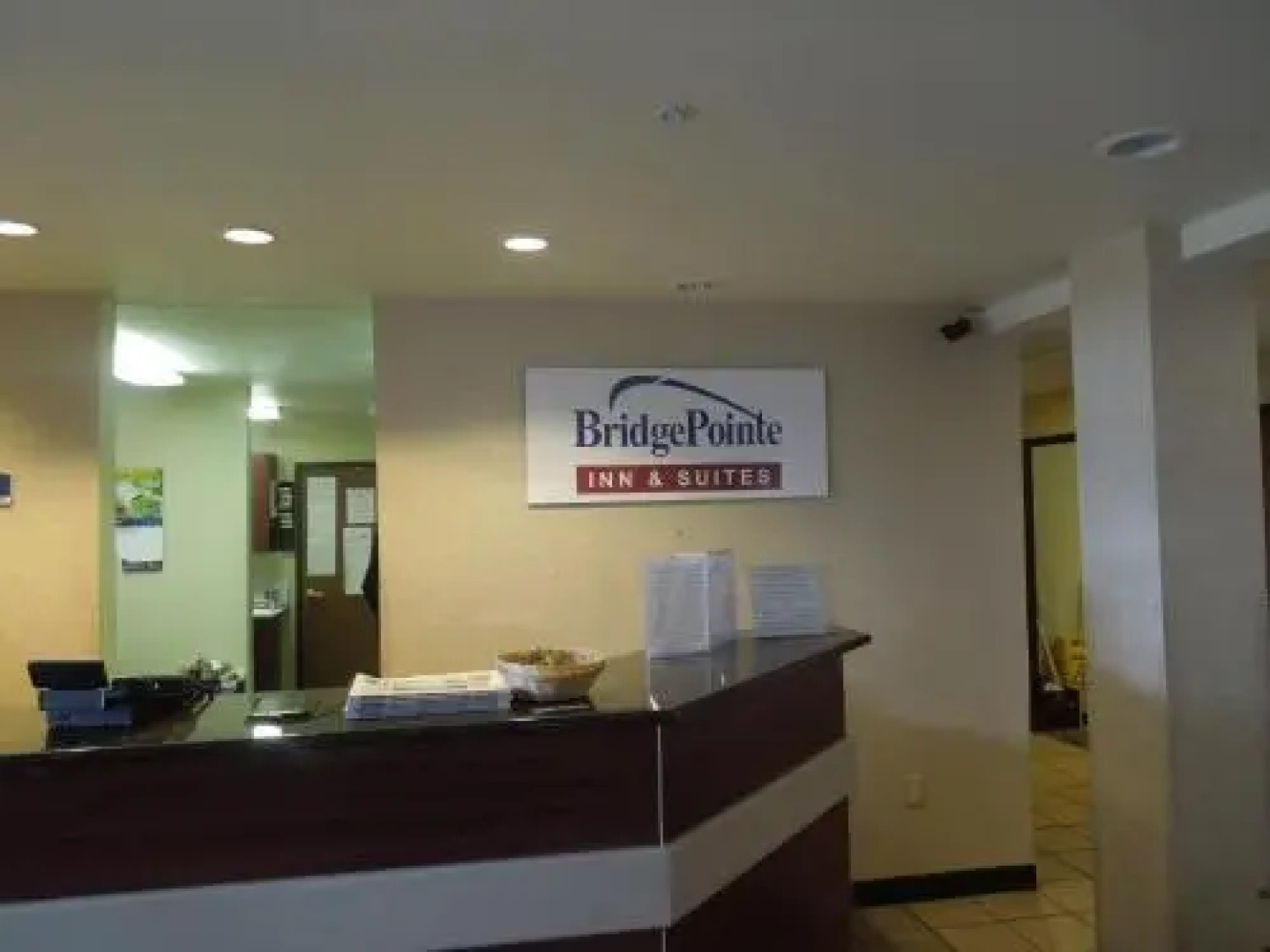 Bridgepointe Inn & Suites
