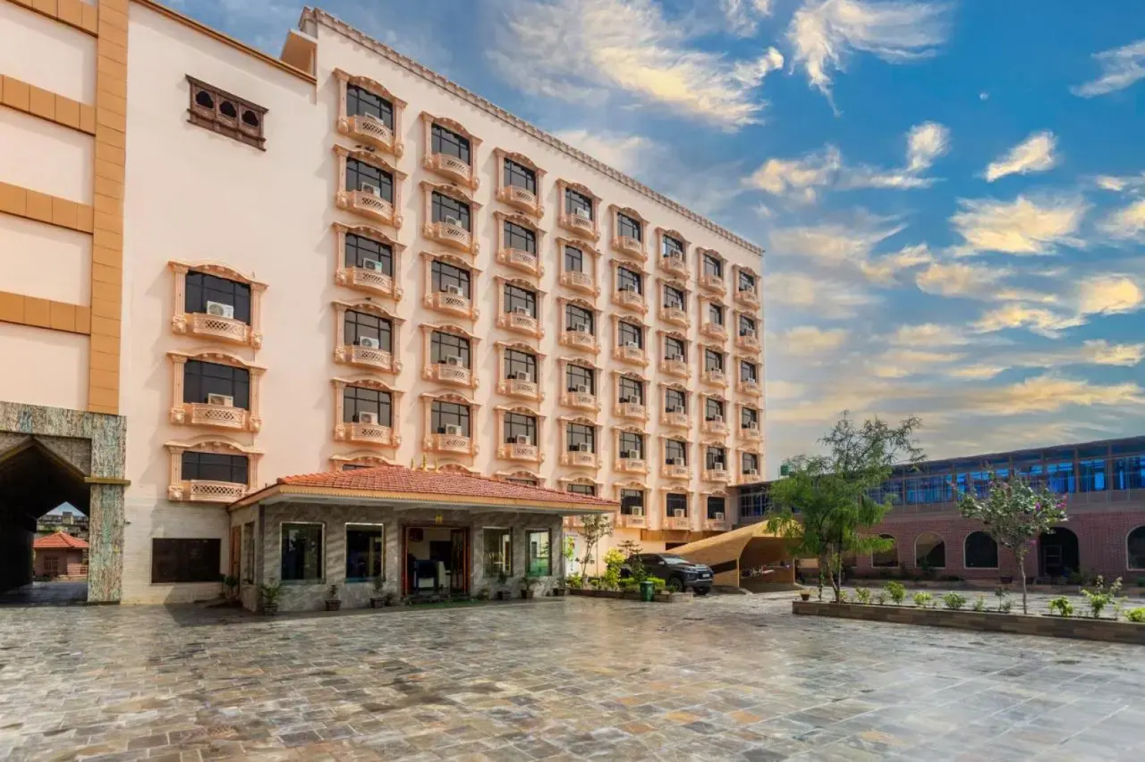 Diamond Palace Lords Plaza