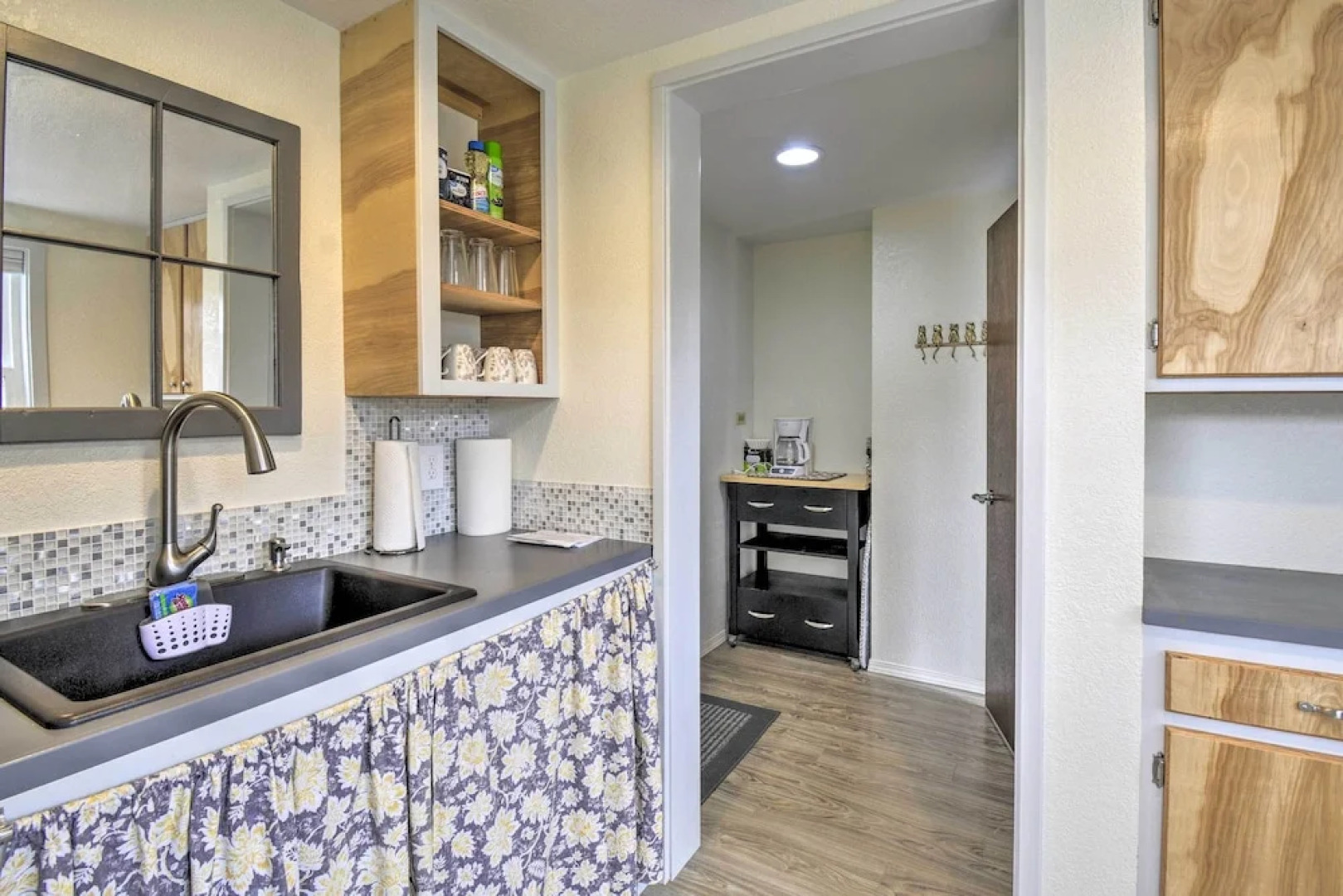 Port Angeles Abode w/ Yard & Guest House!