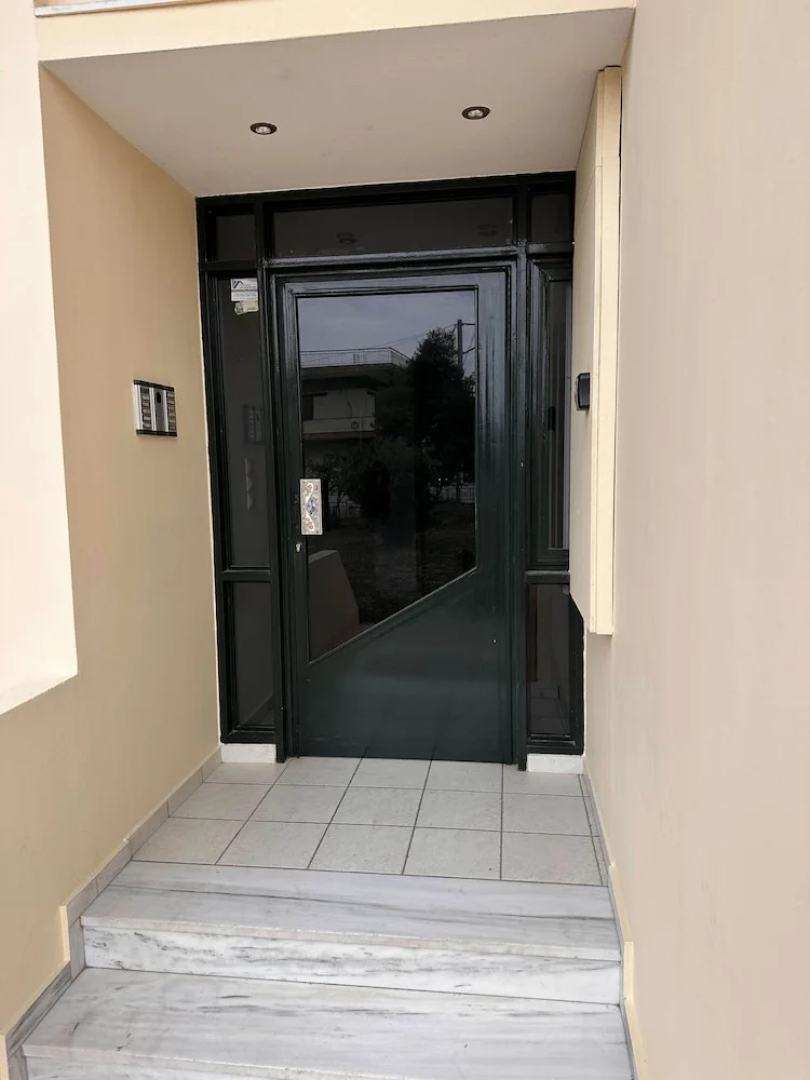 VerGian Brand New Apt at Agioi Theodoroi