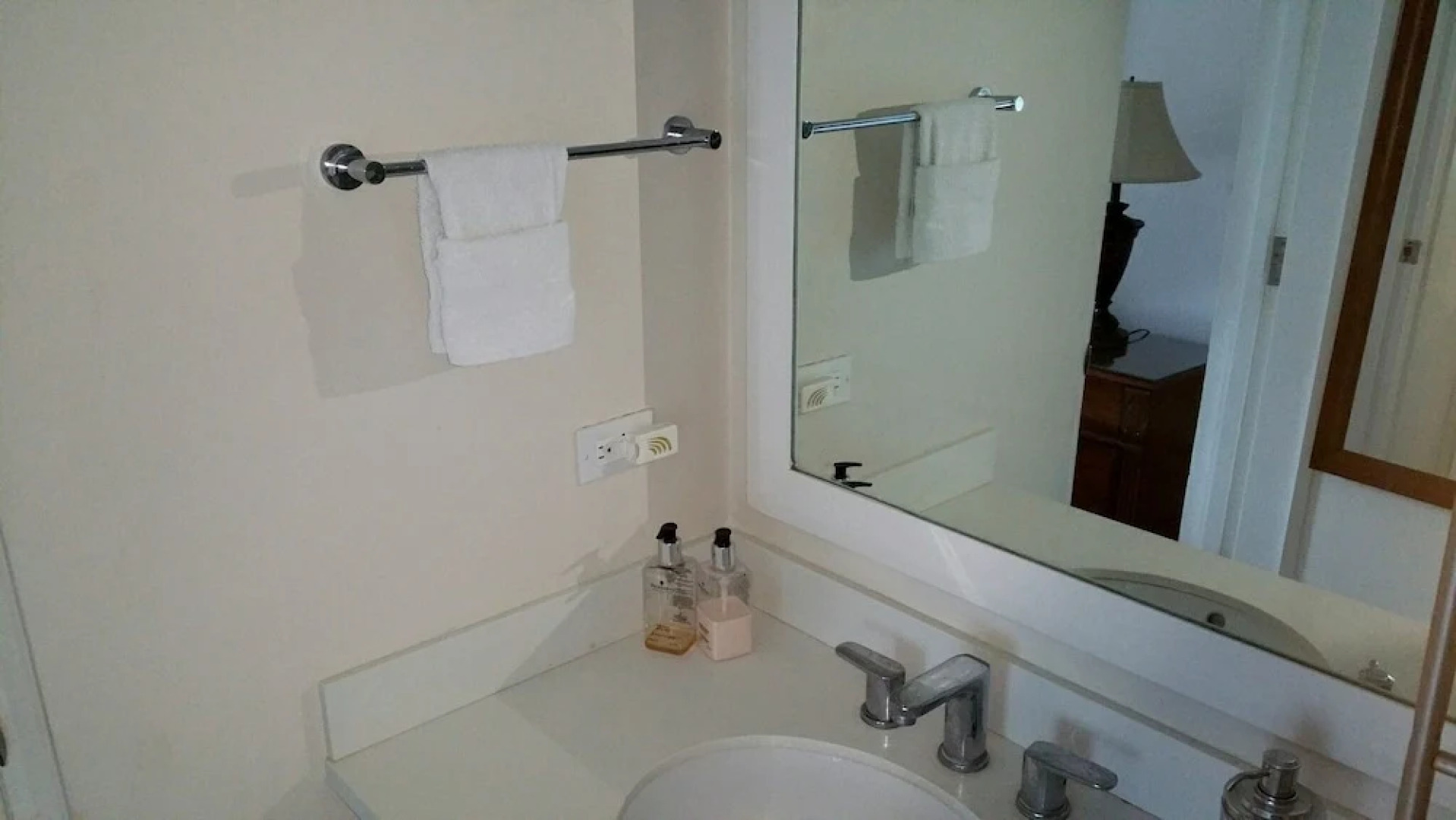 Fern Court Apartment With Oceanic View