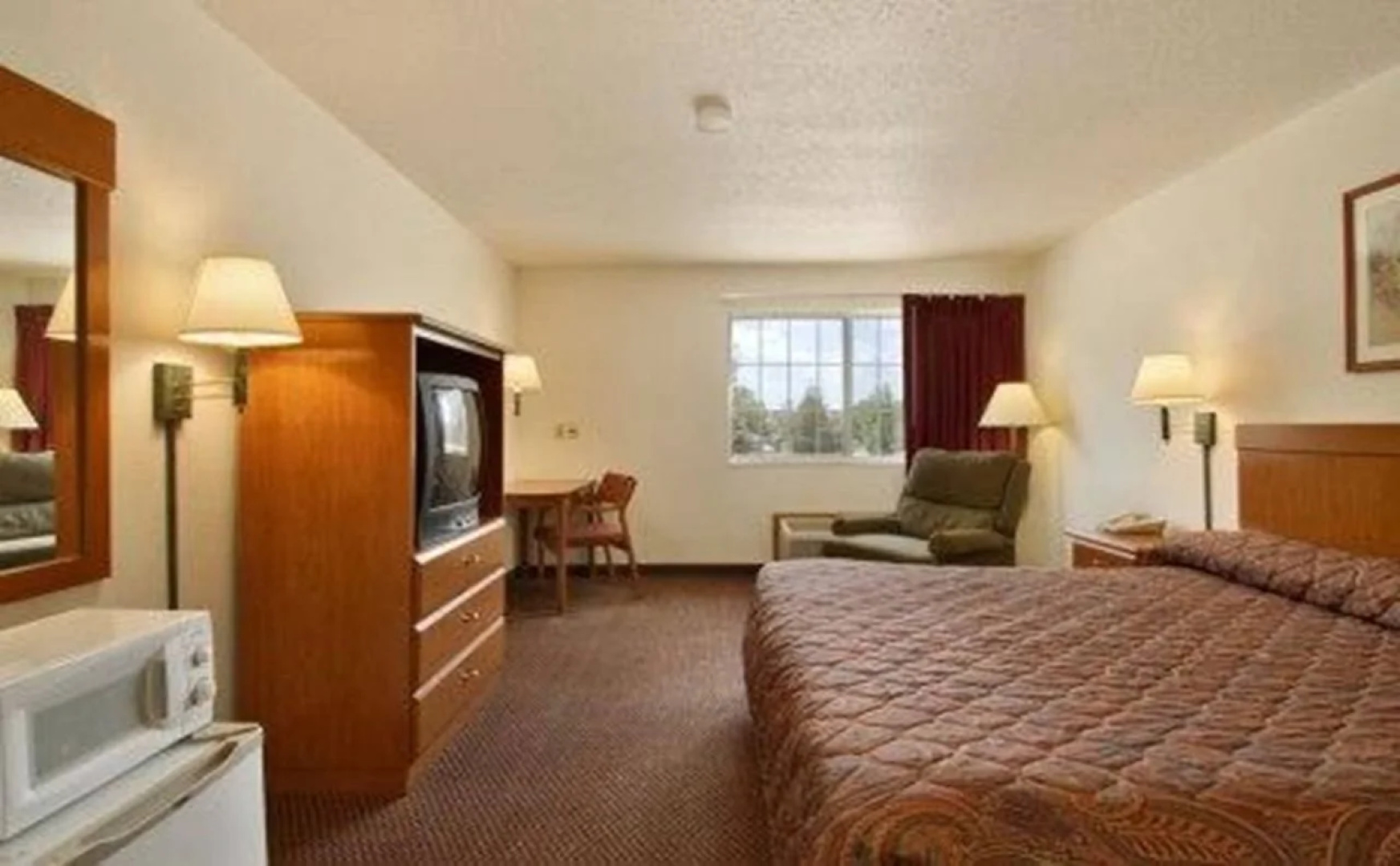 Wamego Inn and Suites