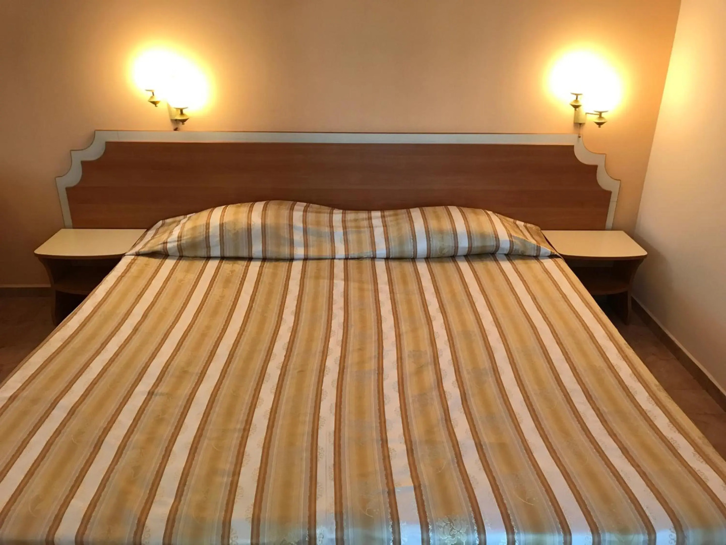 Oleander House And Tennis Club