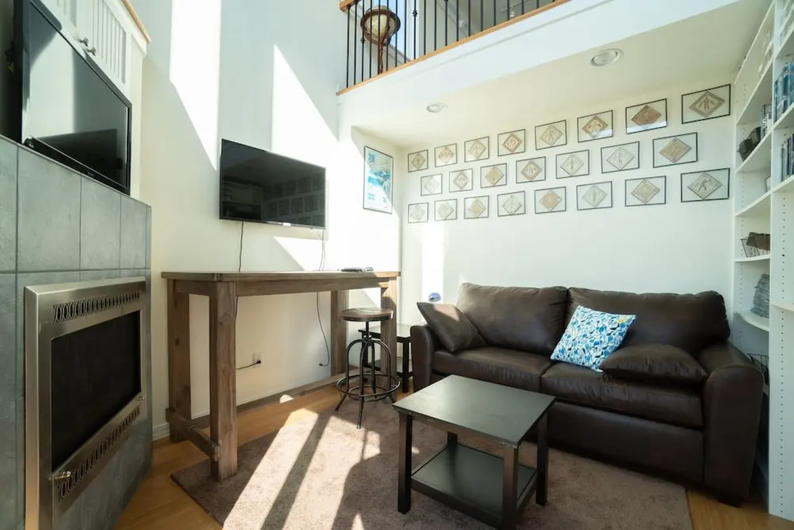 The Lighthouse 3 Br home by RedAwning