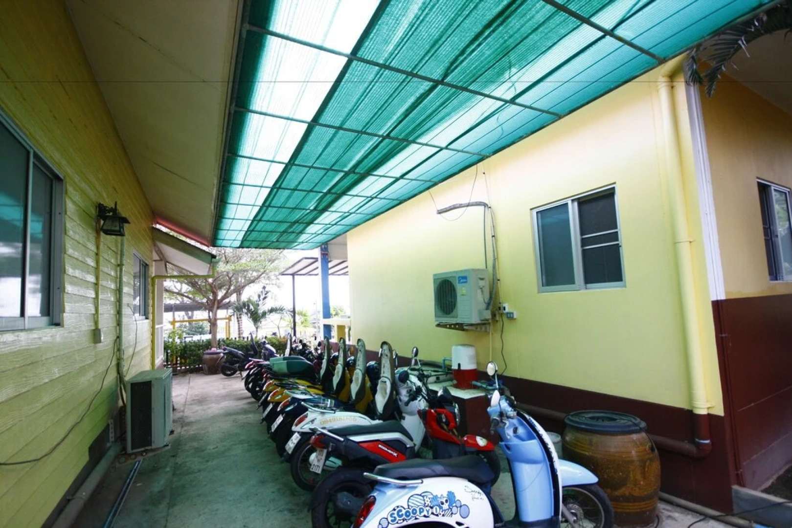 Insook Ko Larn Guesthouse