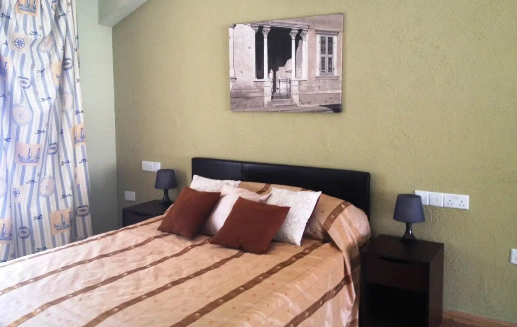 Sunrise Arches Apartments