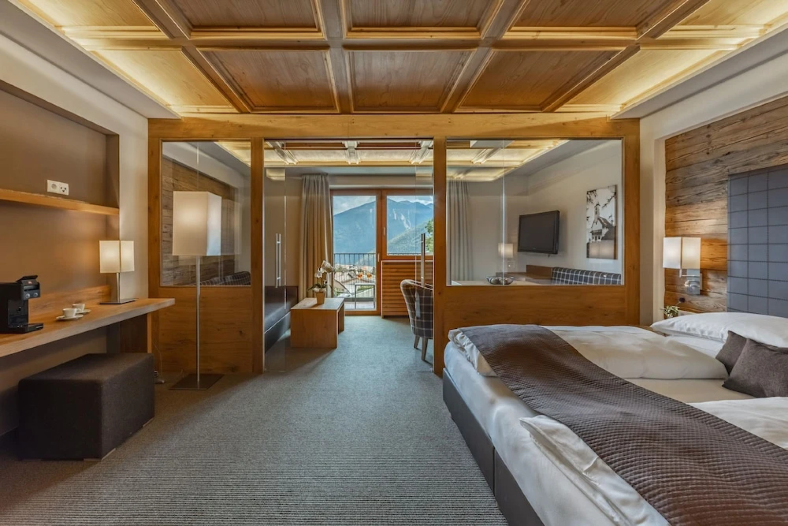 Maraias Luxury Suites & Apartments