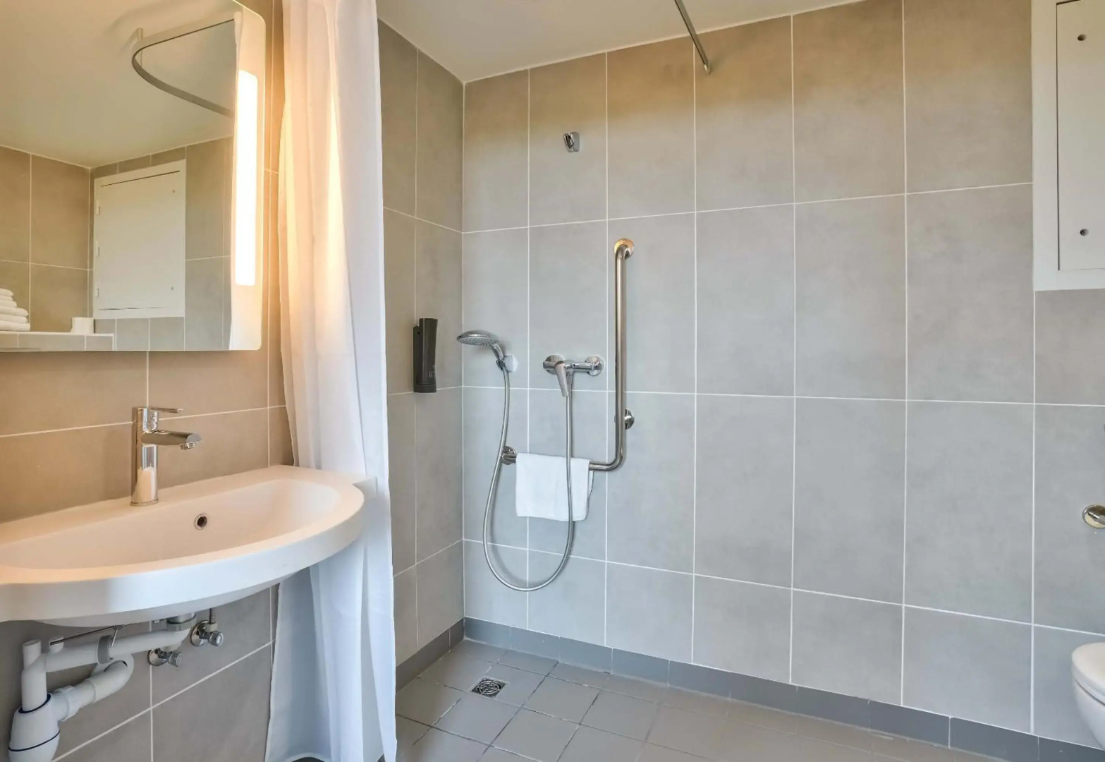 B&B HOTEL Paris Porte d'Orléans