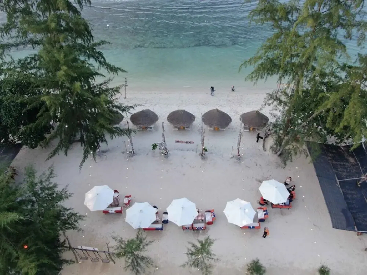Madu Tiga Beach & Resort