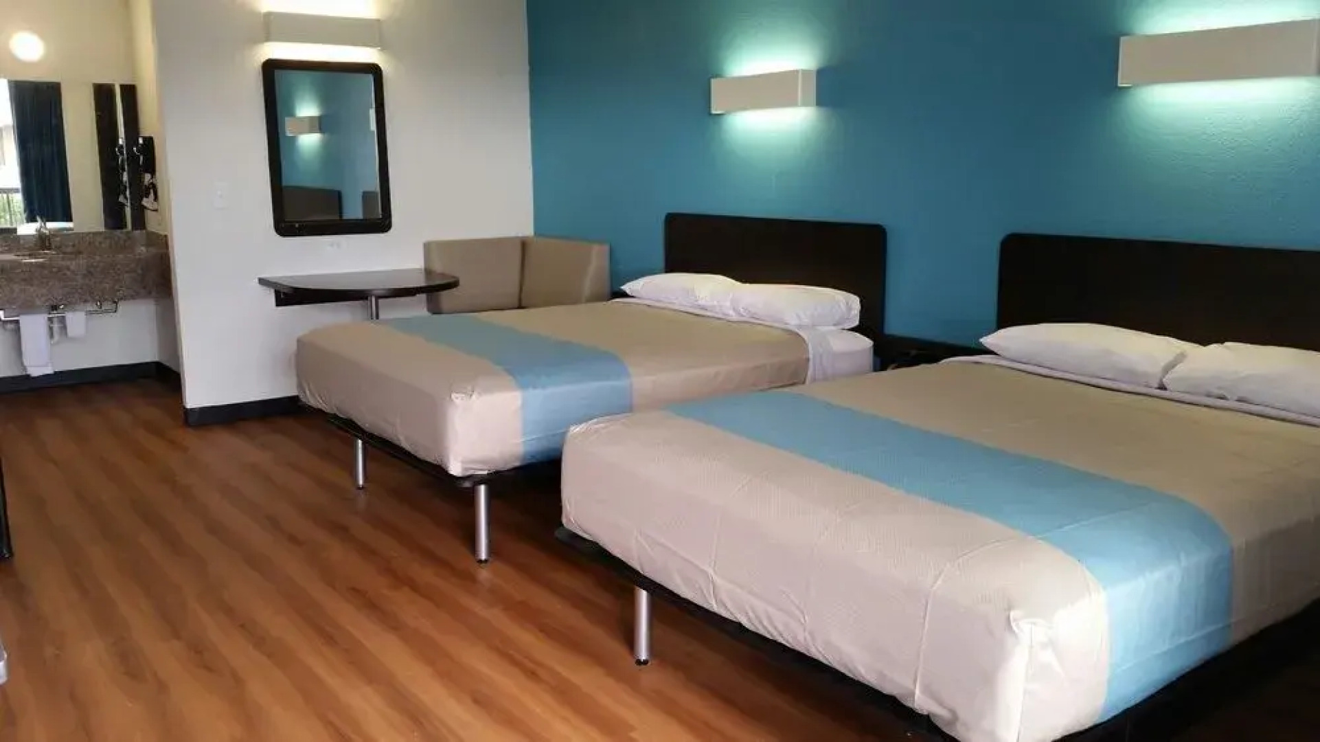 Sky Palace Inn & Suites by Jasper Beeville