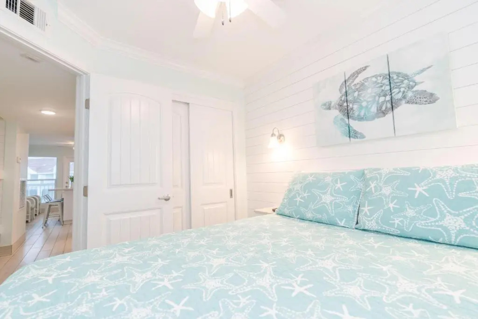 Seascape 2302 Hotel Room