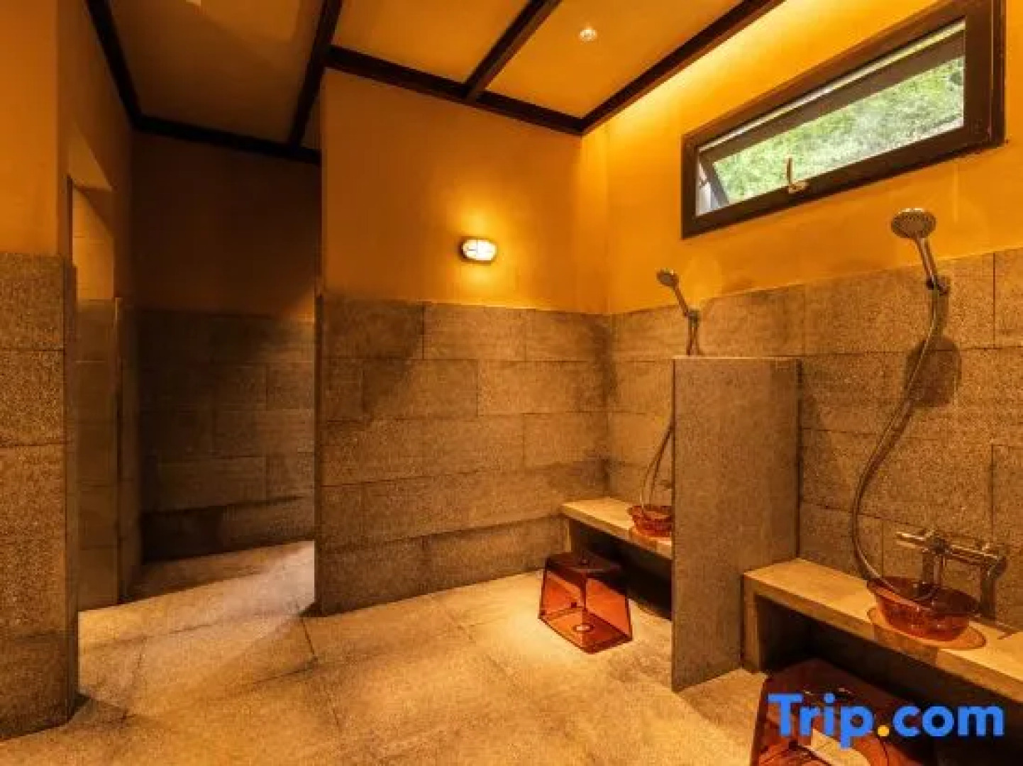 Yifangxi Hot Spring Hotel (Xianahei Branch, Wanfenglin Scenic Area)