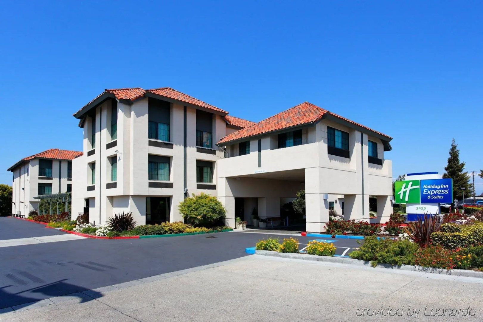 Holiday Inn Express & Suites Santa Clara-Silicon Valley by IHG
