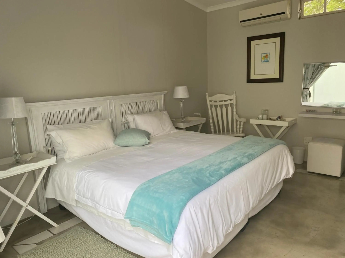 Sunset Lodge & Safaris