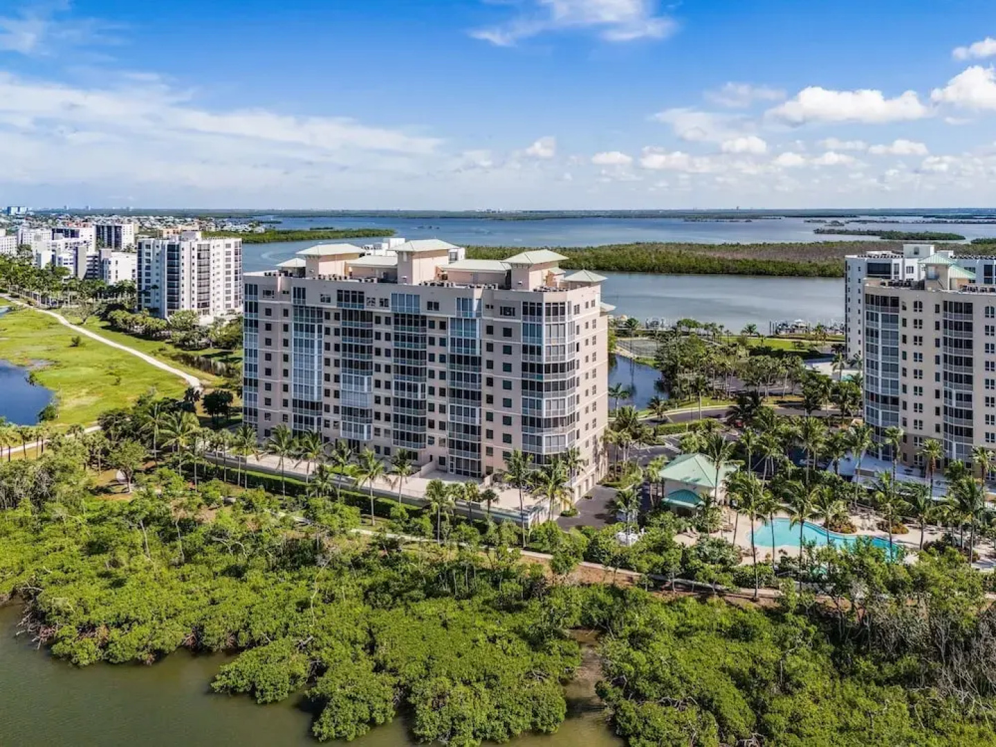 Waterside #835: Bayscape Bliss 3br/2ba Condo W/ Pool! 3 Bedroom Condo