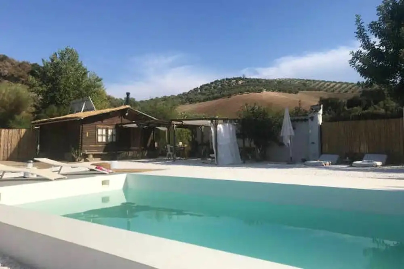 Bungalow With one Bedroom in Madrigueras, With Private Pool, Enclosed Garden and Wifi
