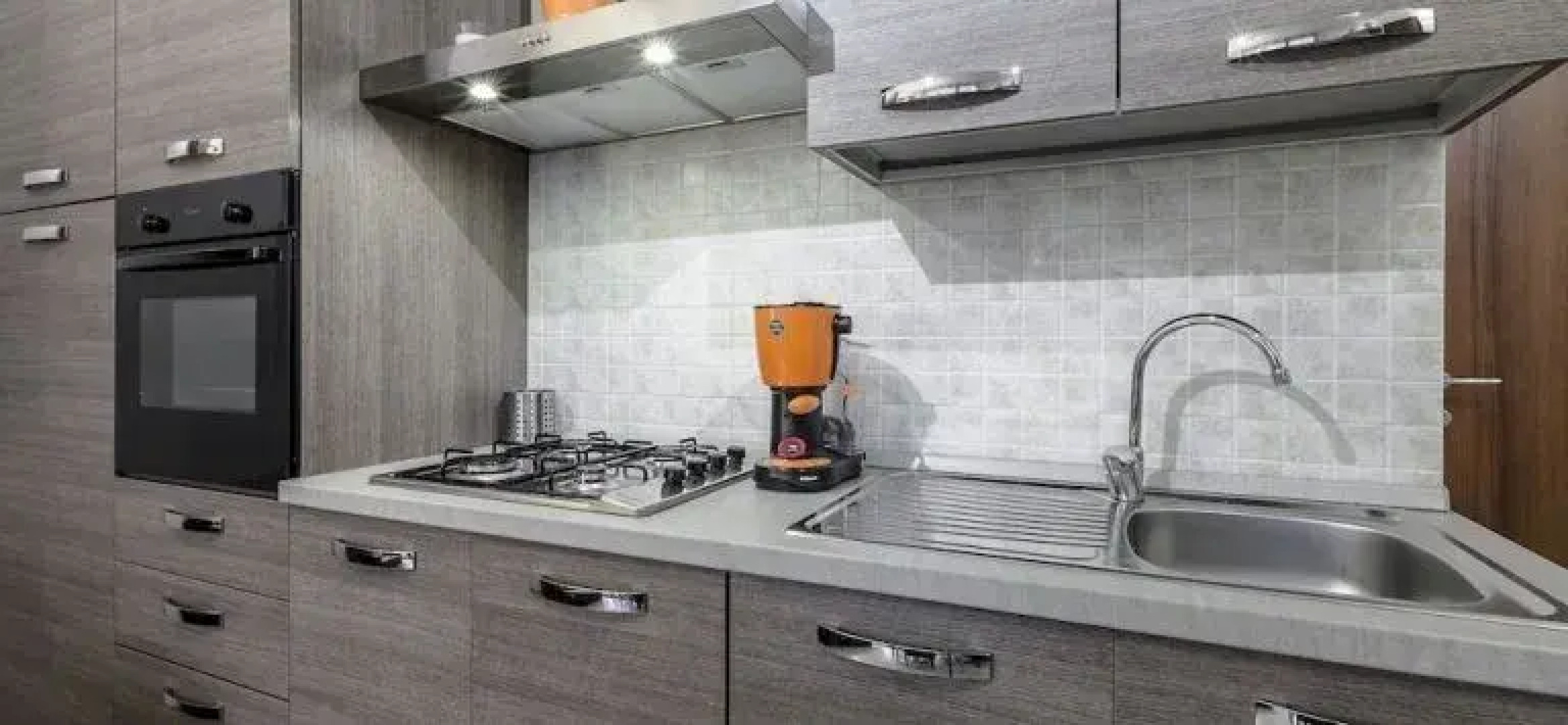 Suitelowcost - Limbiate