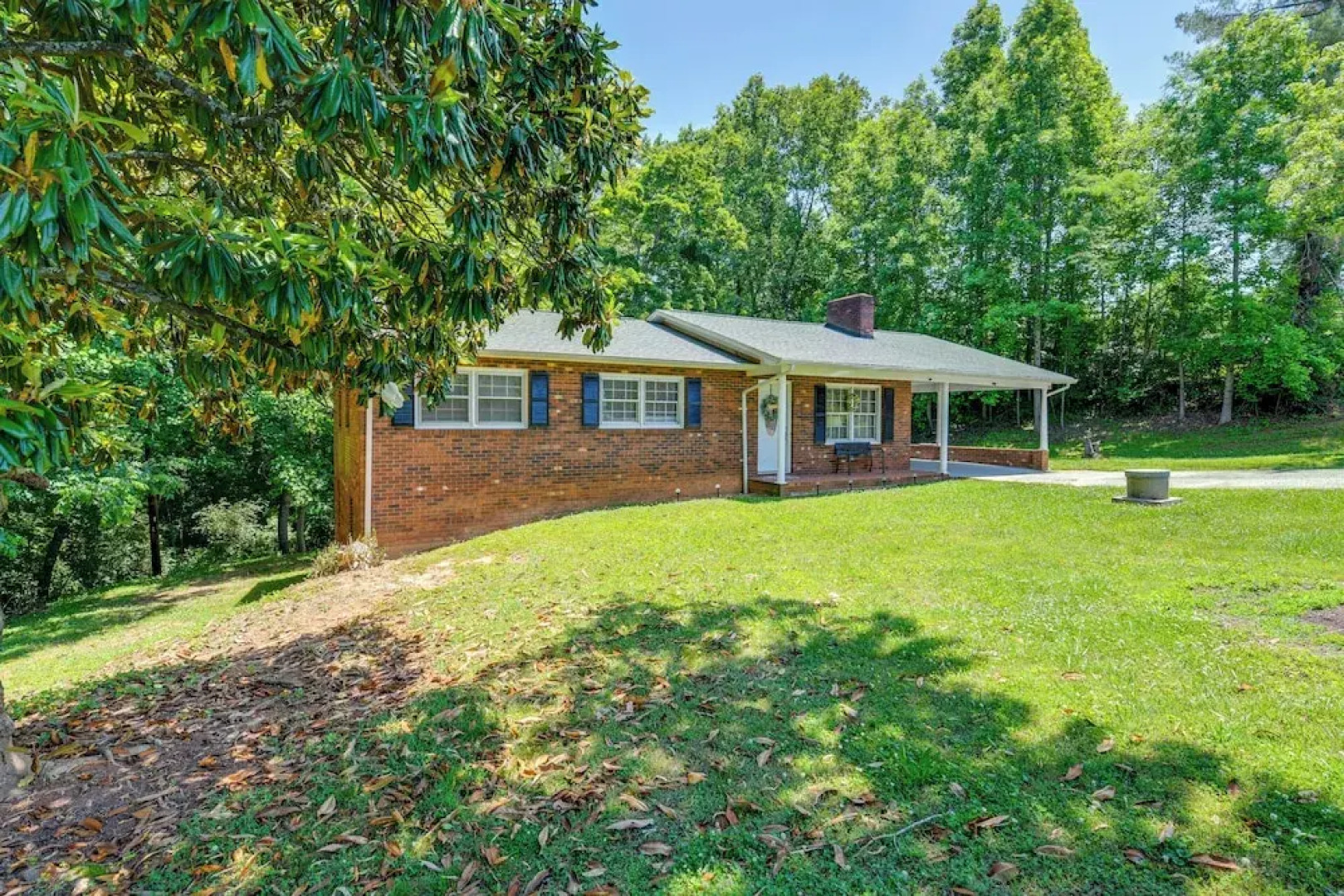 Charming Jonesville Home w/ Grill - Near Wineries!