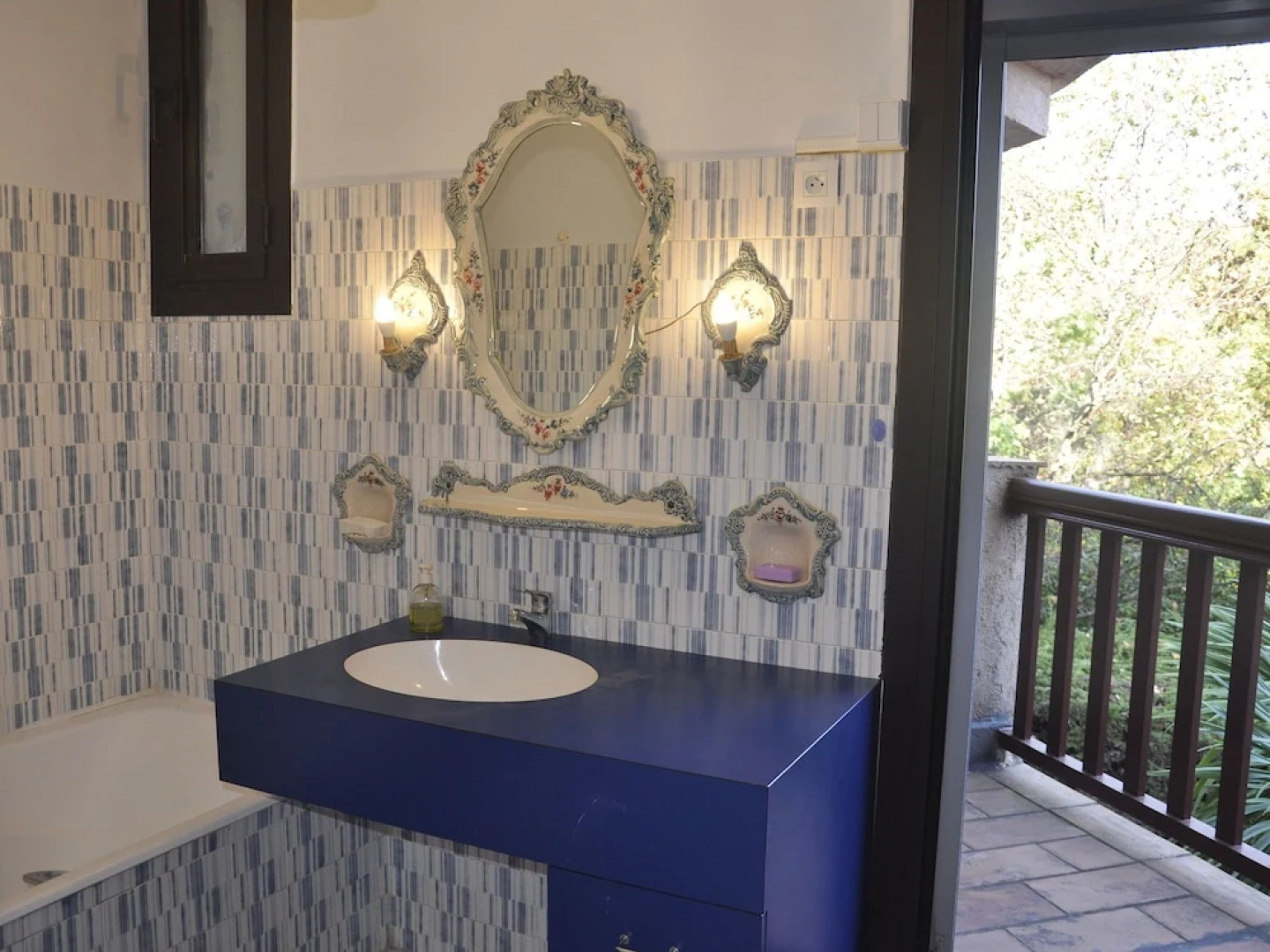 Classy Holiday Home With Swimming Pool, Garden, Tennis Court