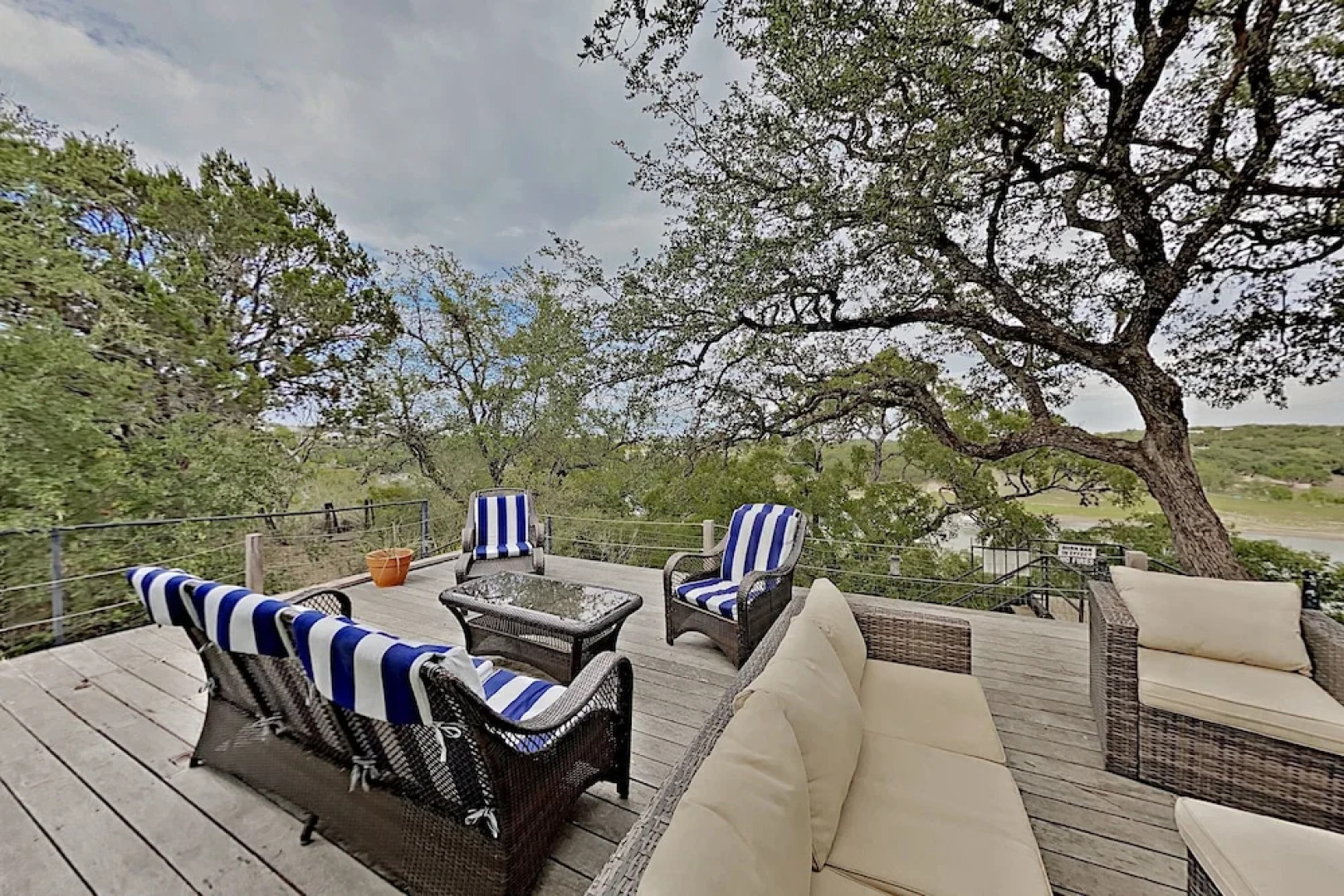 4BR 3BA Spicewood House with Impressive Views by RedAwning