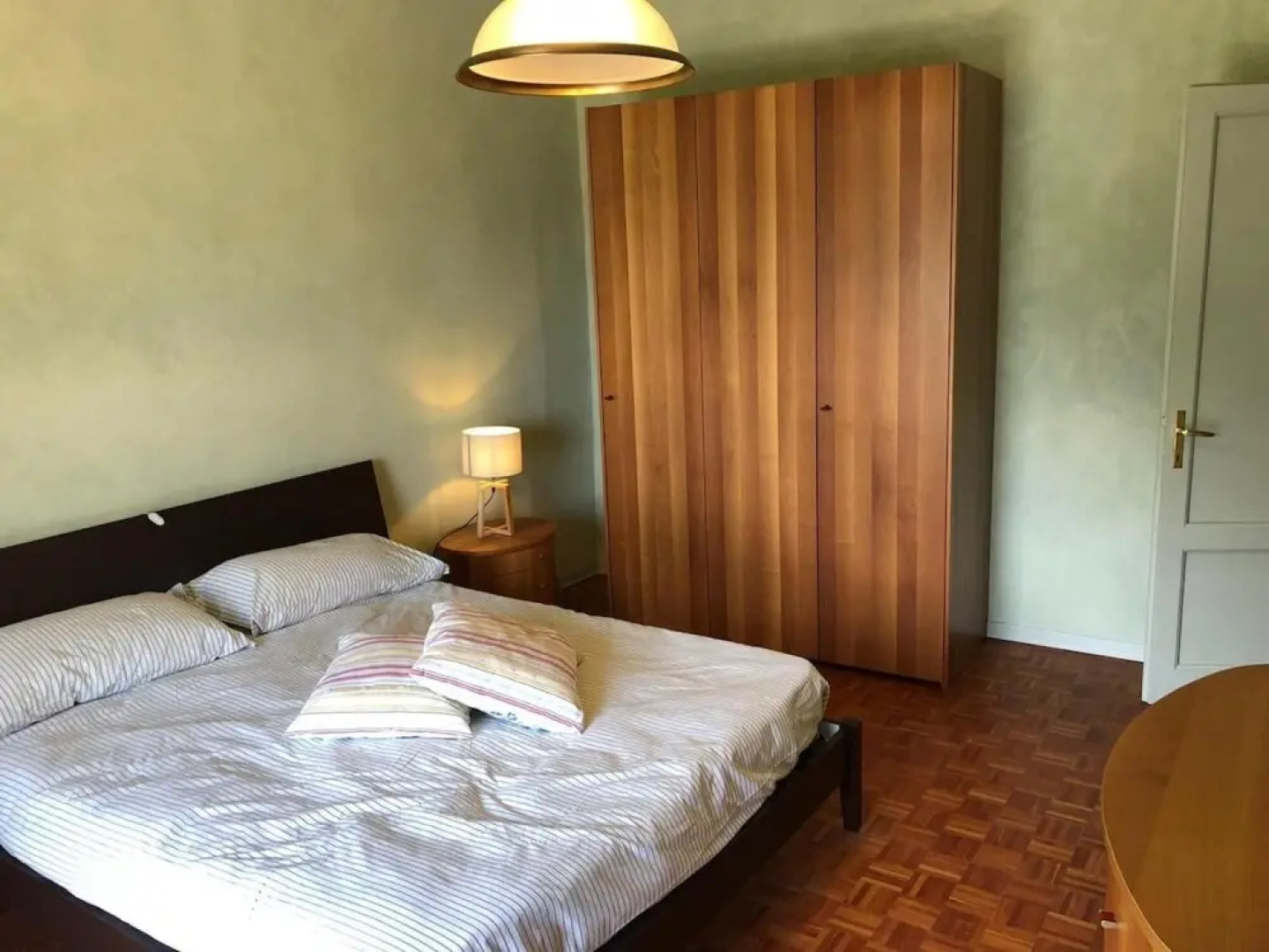 Carola A Tastefully Furnished Apartment Lakefront