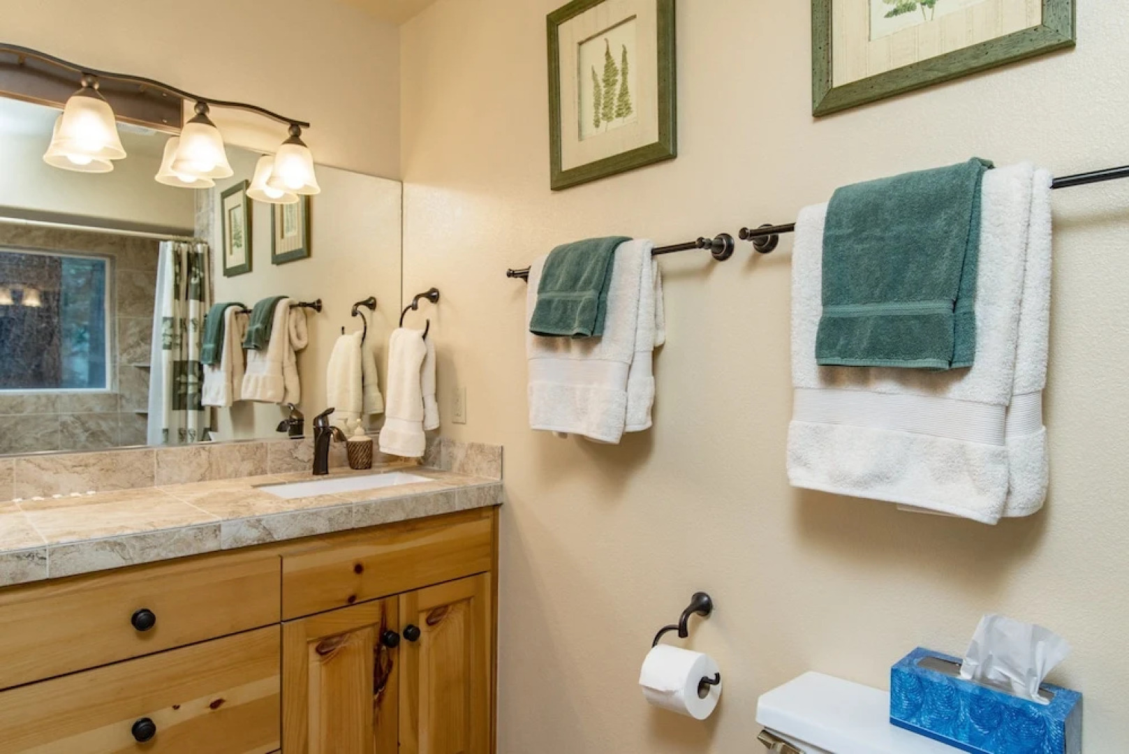 Sugar Pine Haus with Hot Tub by RedAwning