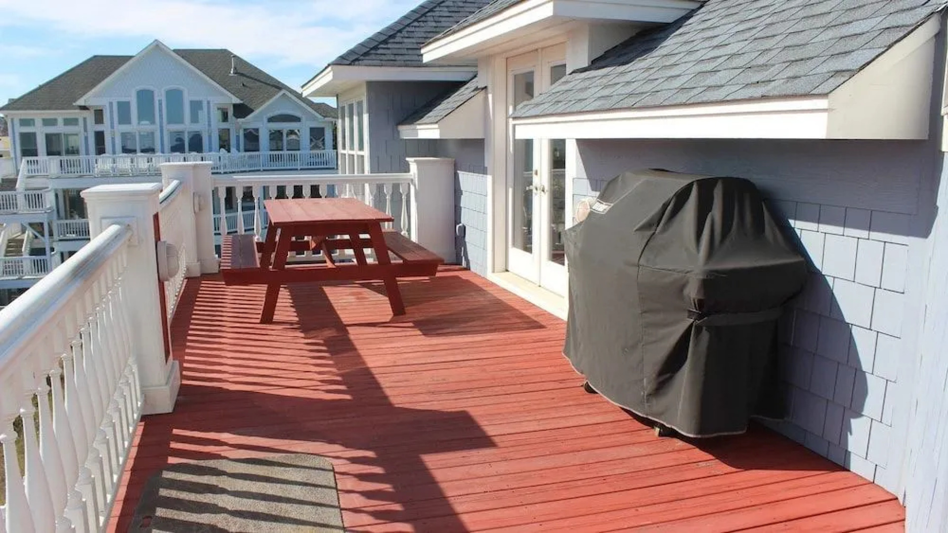 Life's a Beach - 6 Br Home