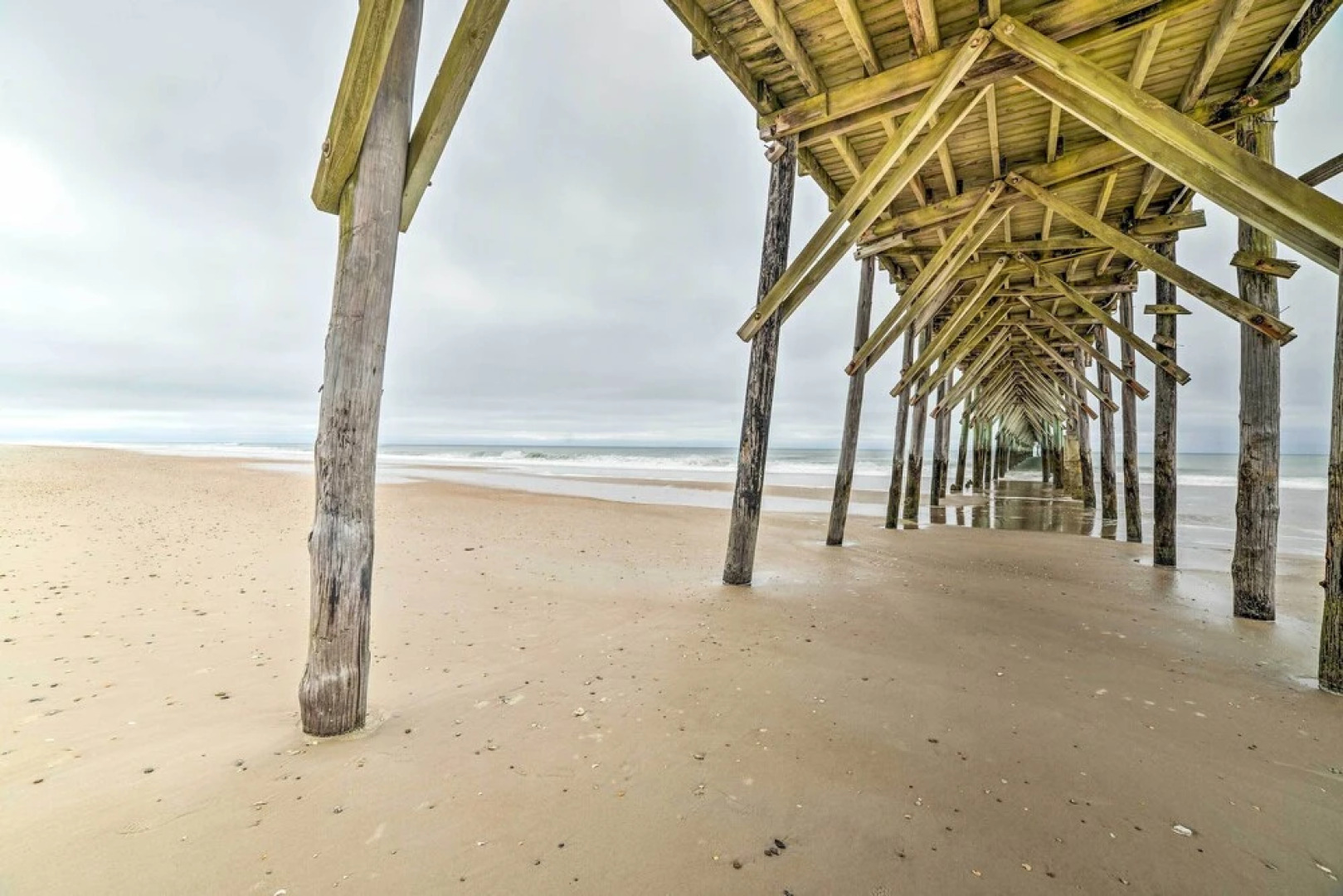 Oceanfront Topsail Beach Retreat - Steps to Shore!