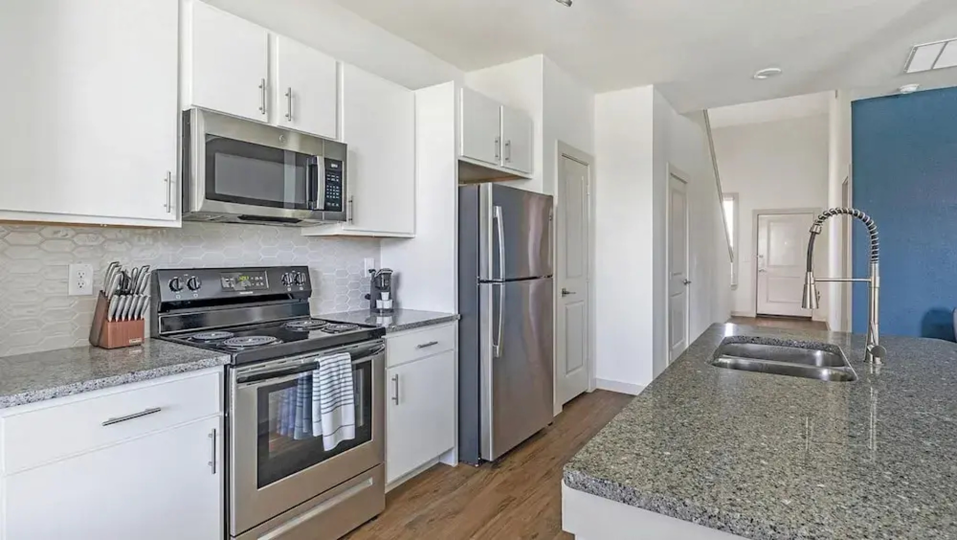 Landing Apartments Waller