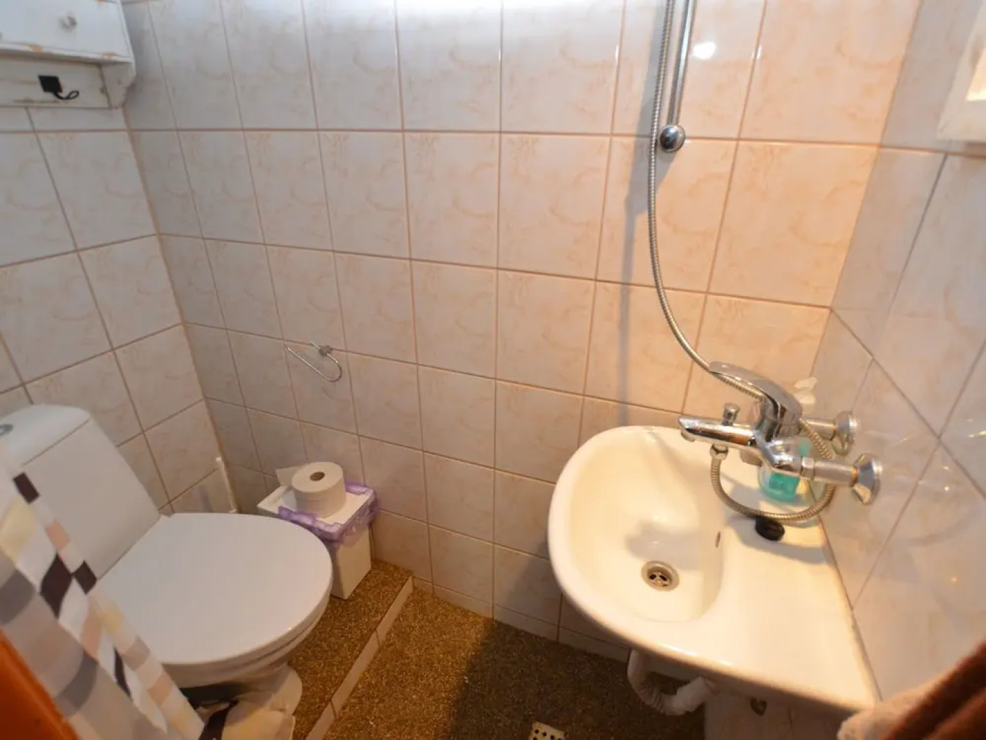 Cozy Chalet in Pilsen With Swimming Pool, Garden, Balcony